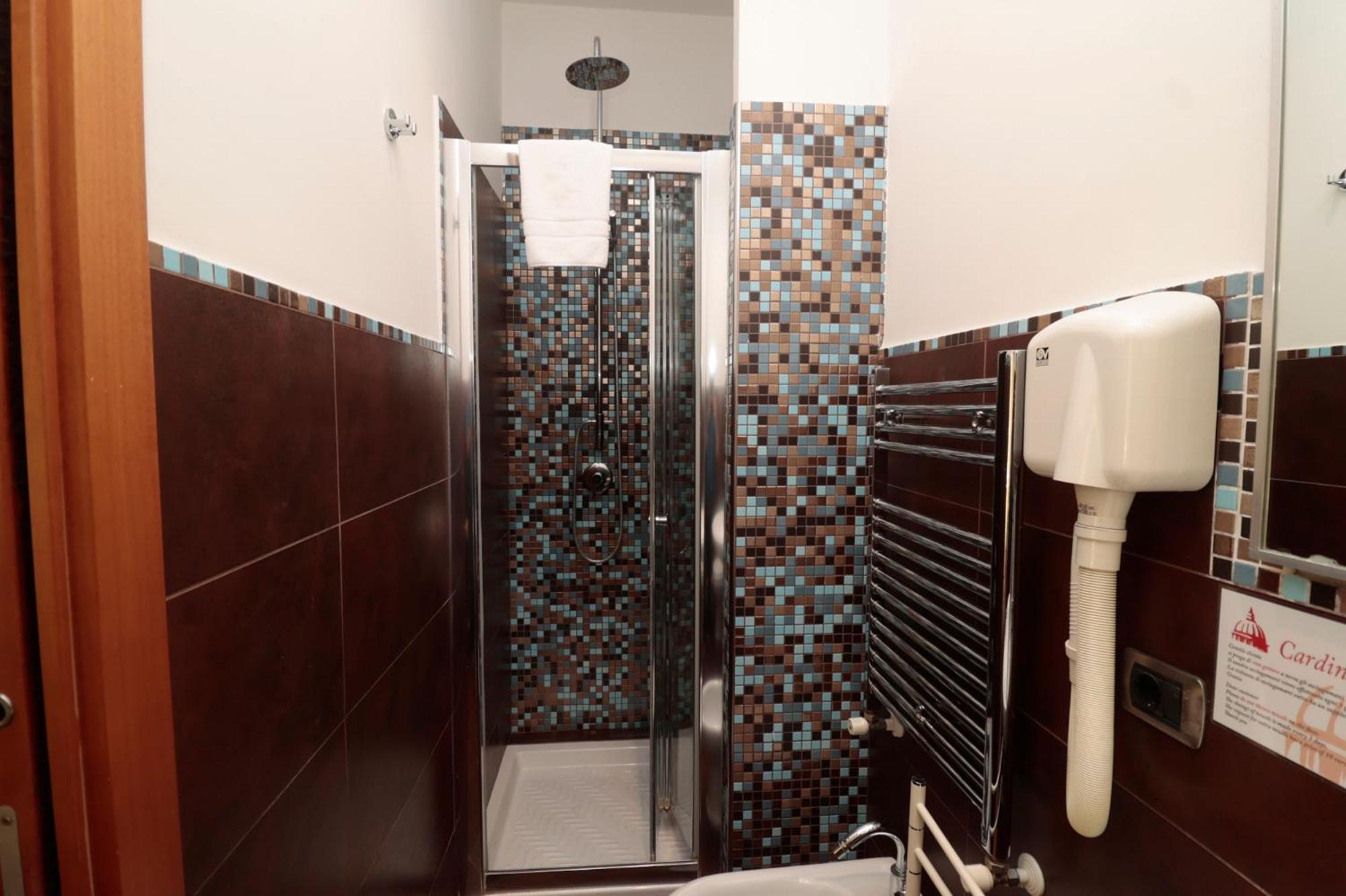 Double Room with Private Bathroom photo 2