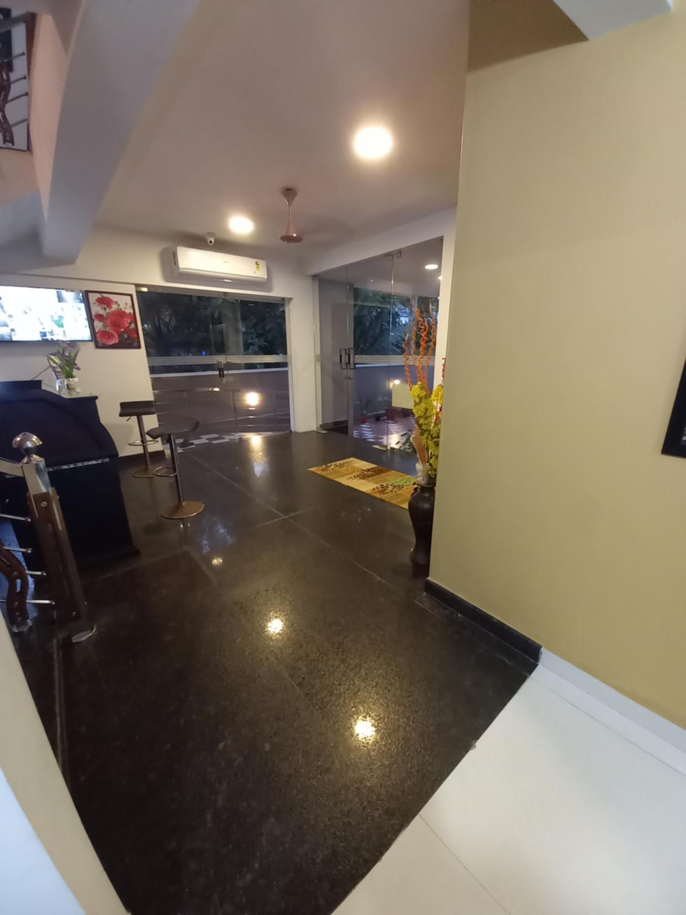 One-Bedroom Apartment With Balcony And City View photo 1