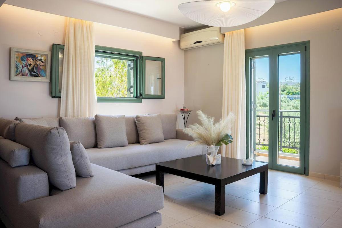 Villa photo 1