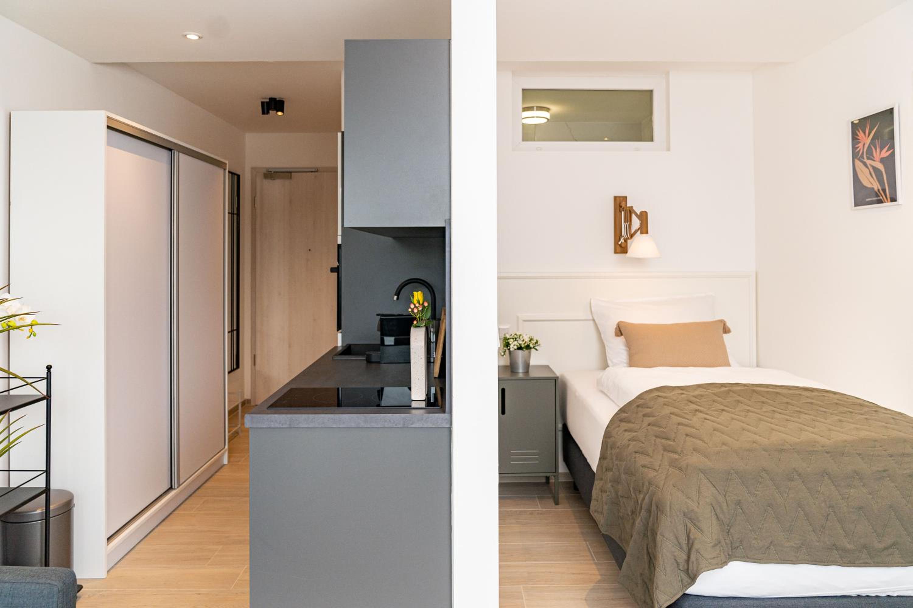 Single Room with Balcony photo 3