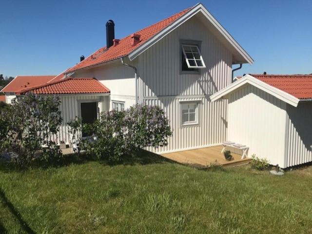 Three-Bedroom Villa photo 3