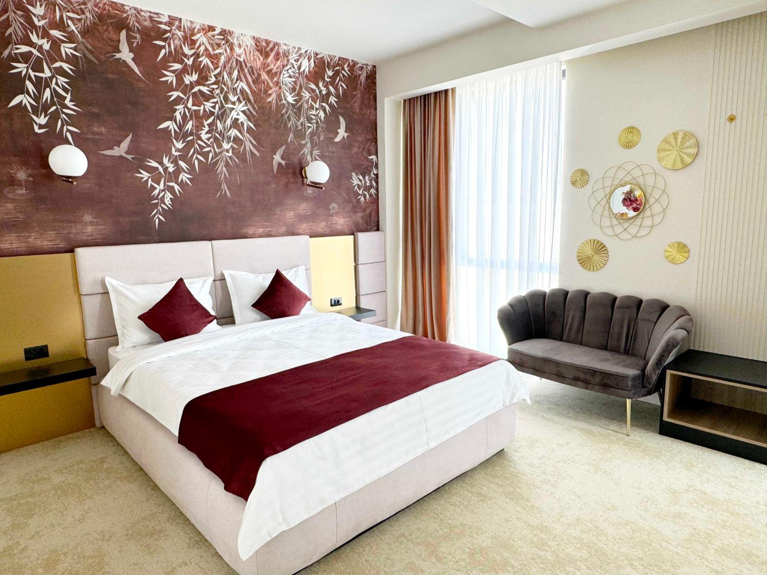 Deluxe Double Room with Balcony photo 1