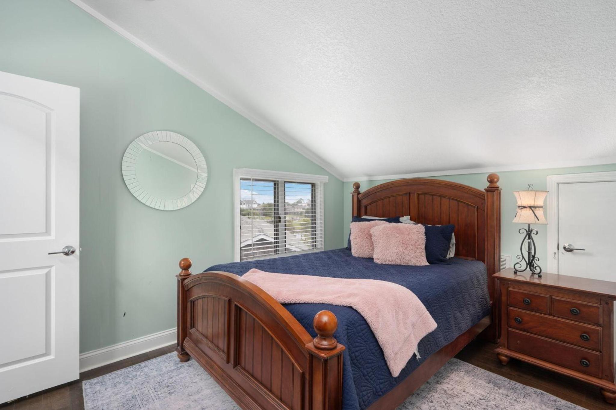 Three-Bedroom Vacation Home  photo 3