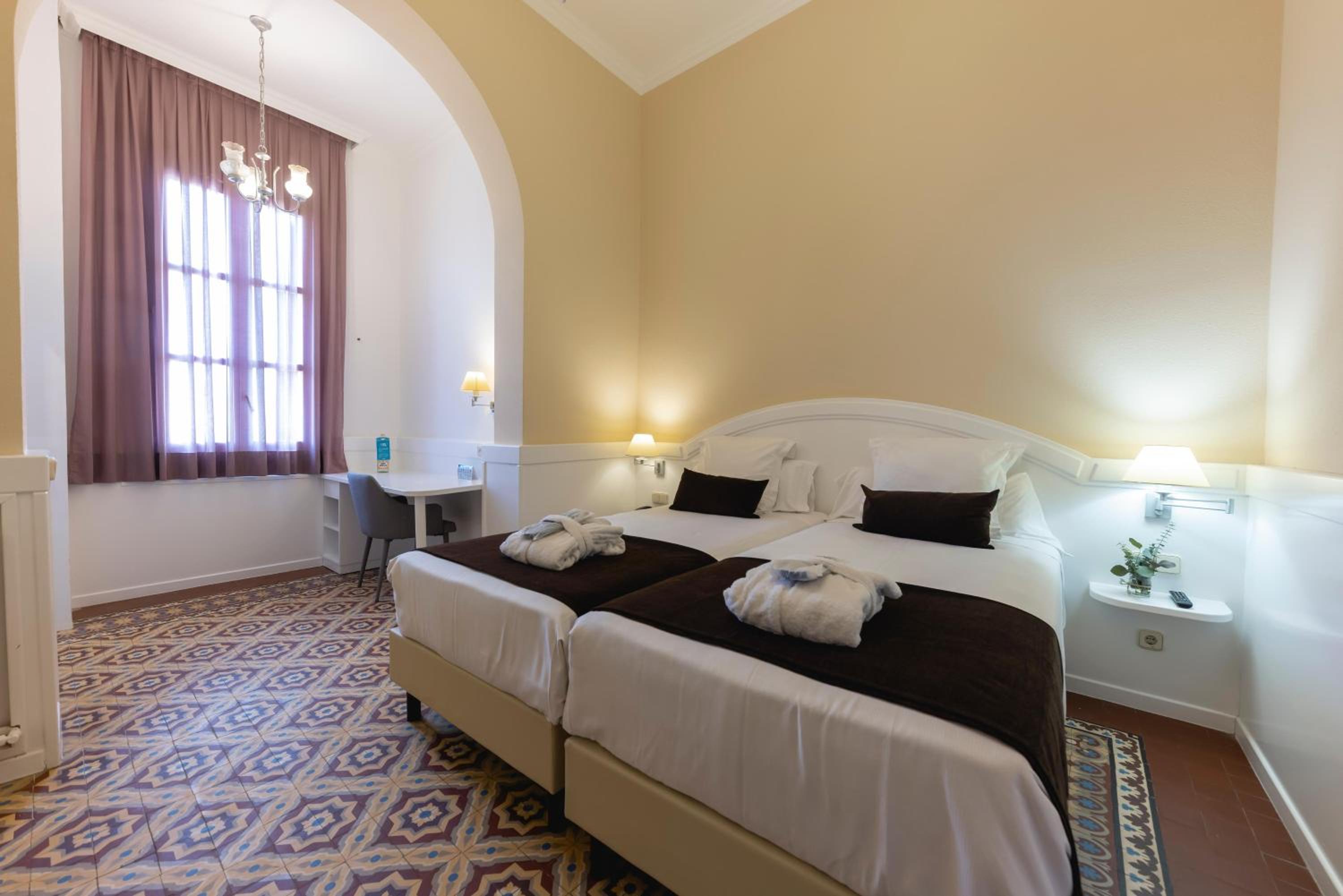 Double Room - Photo 2
