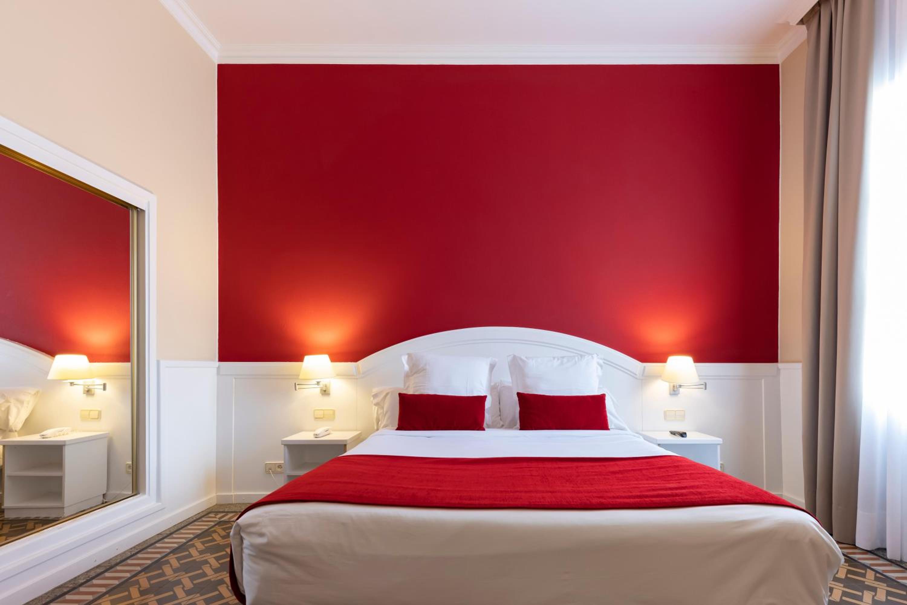 Premium Double or Twin Room - Photo 3