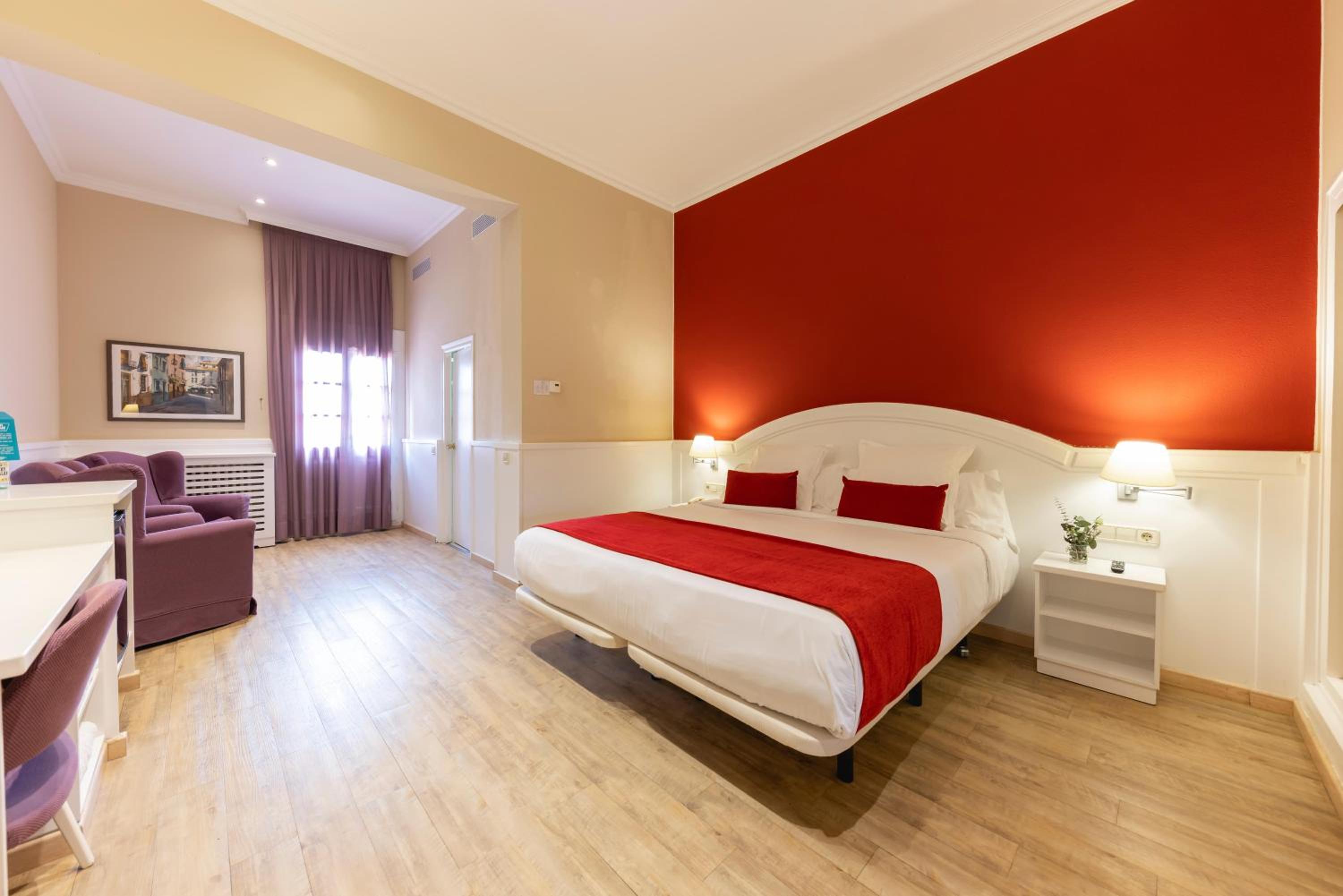 Premium Double or Twin Room - Photo 2