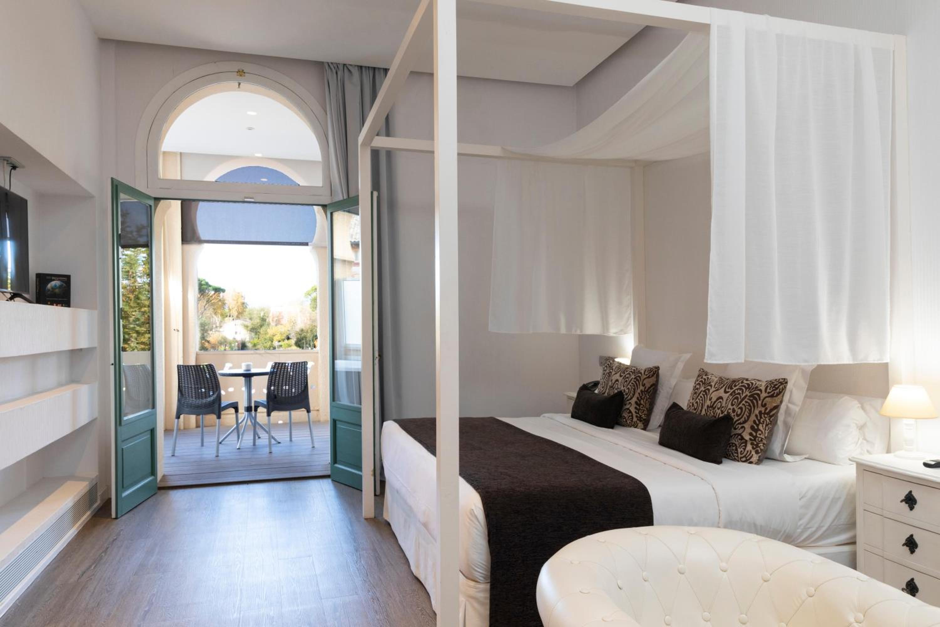 Suite - Photo 7