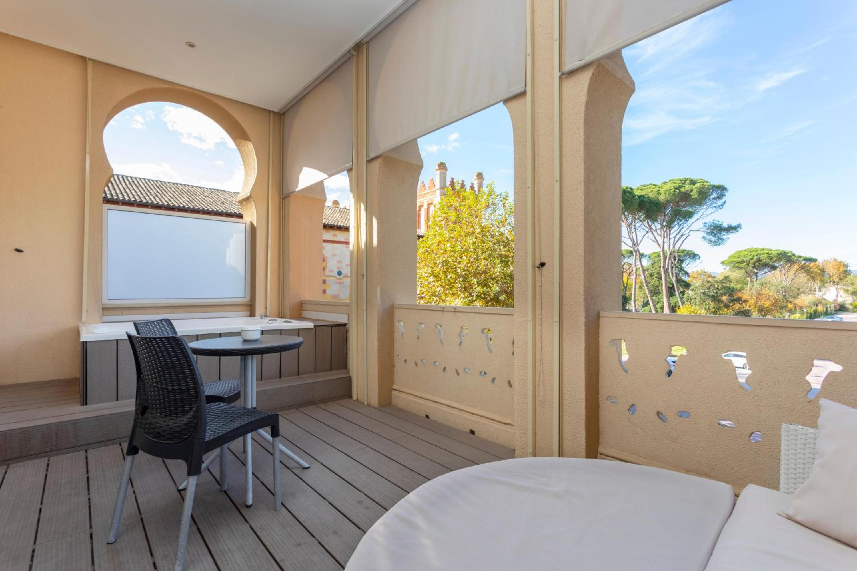 Suite - Photo 12