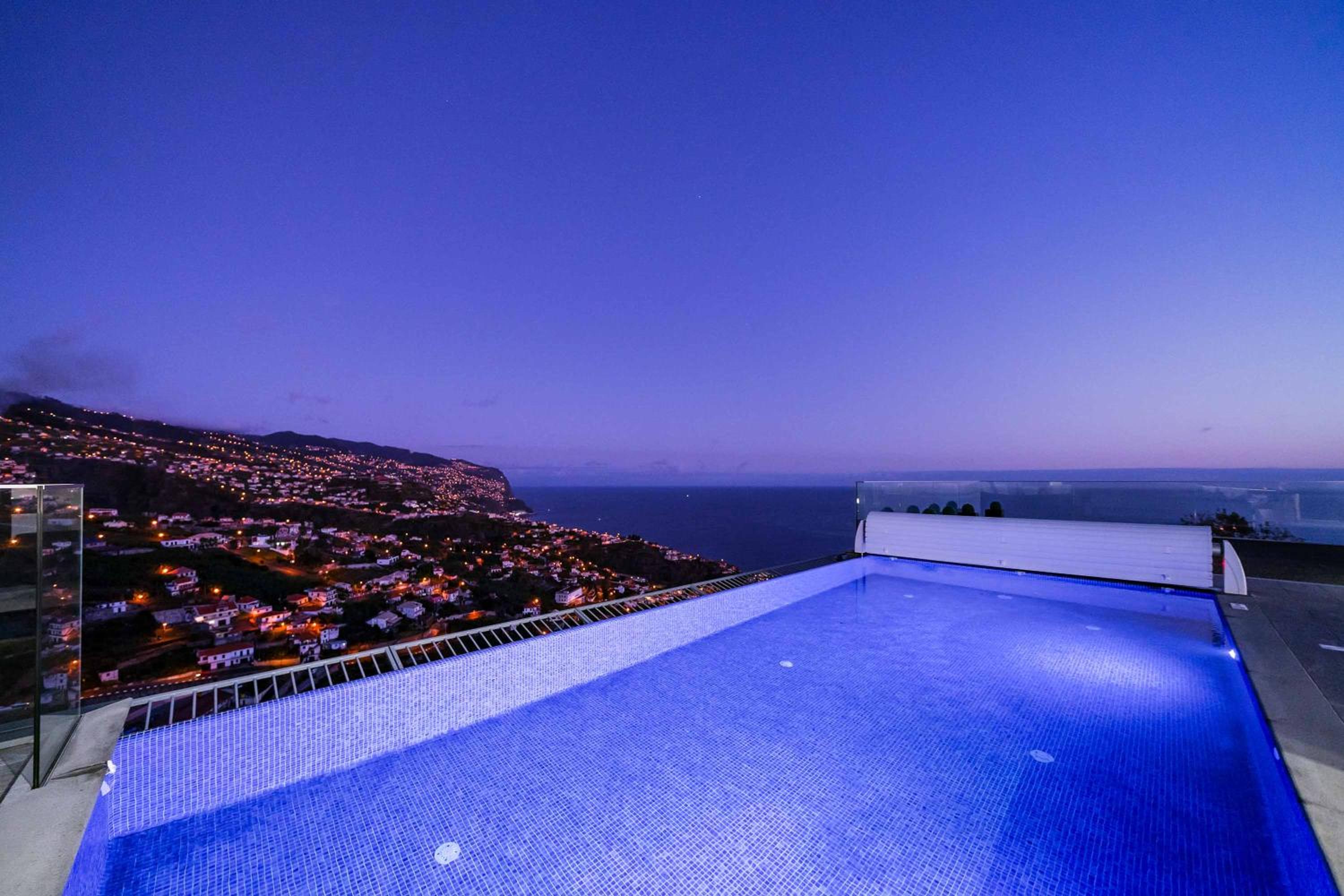 Three-Bedroom Villa photo 2
