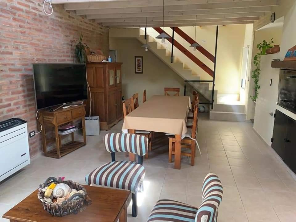 Three-Bedroom House photo 3