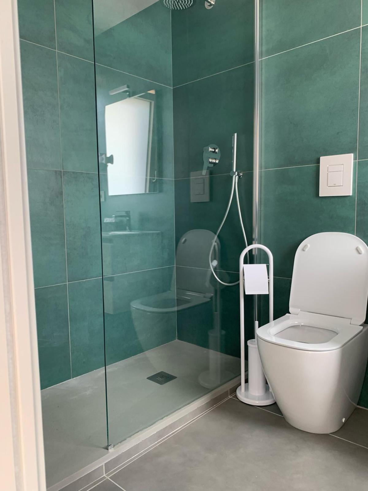 Quadruple Room with Private Bathroom photo 2