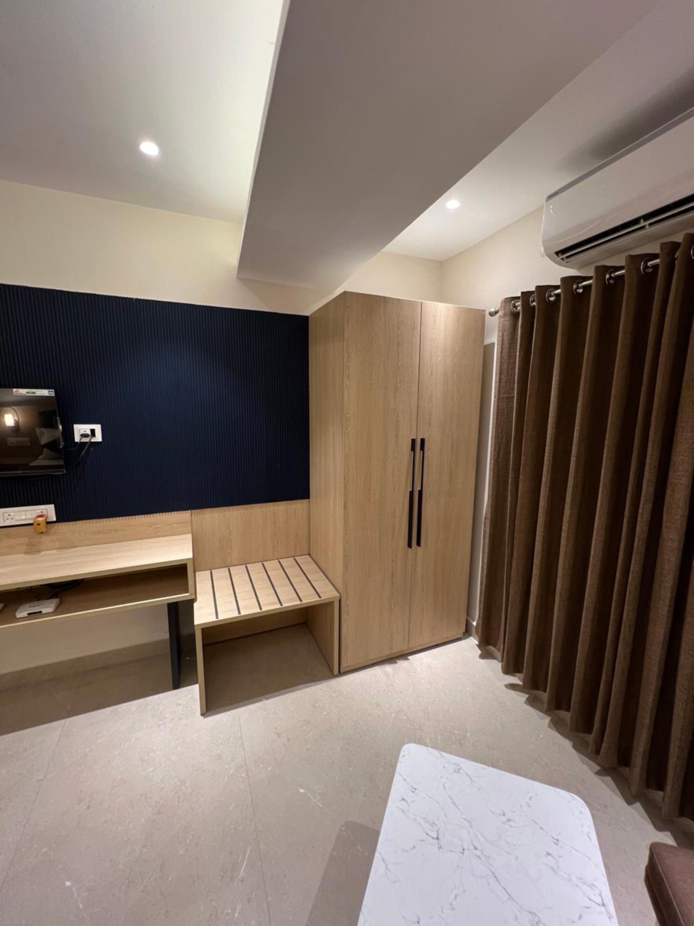 Superior King Room - Photo 8