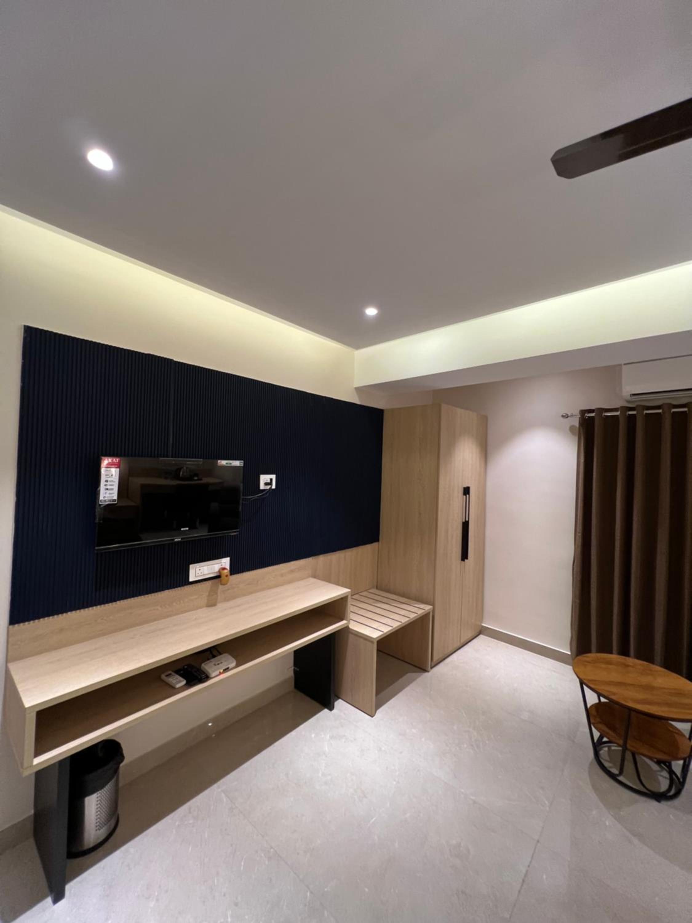 Superior King Room - Photo 7