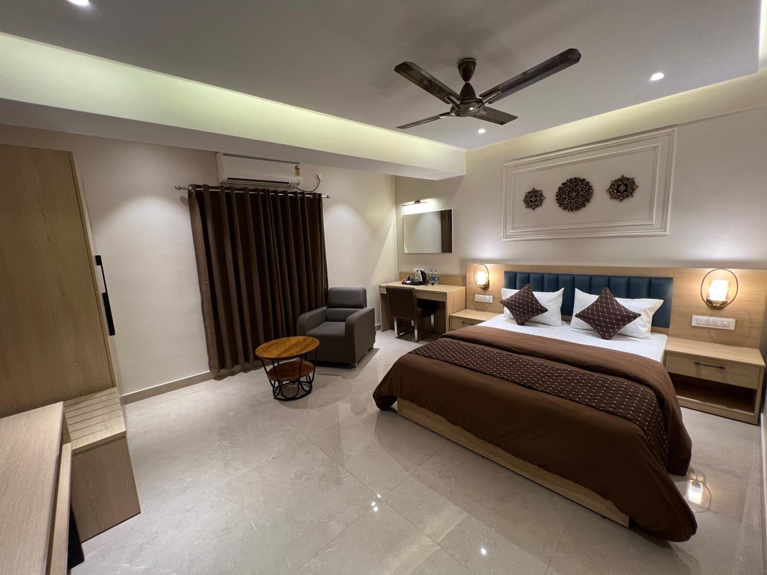 Superior King Room - Photo 14