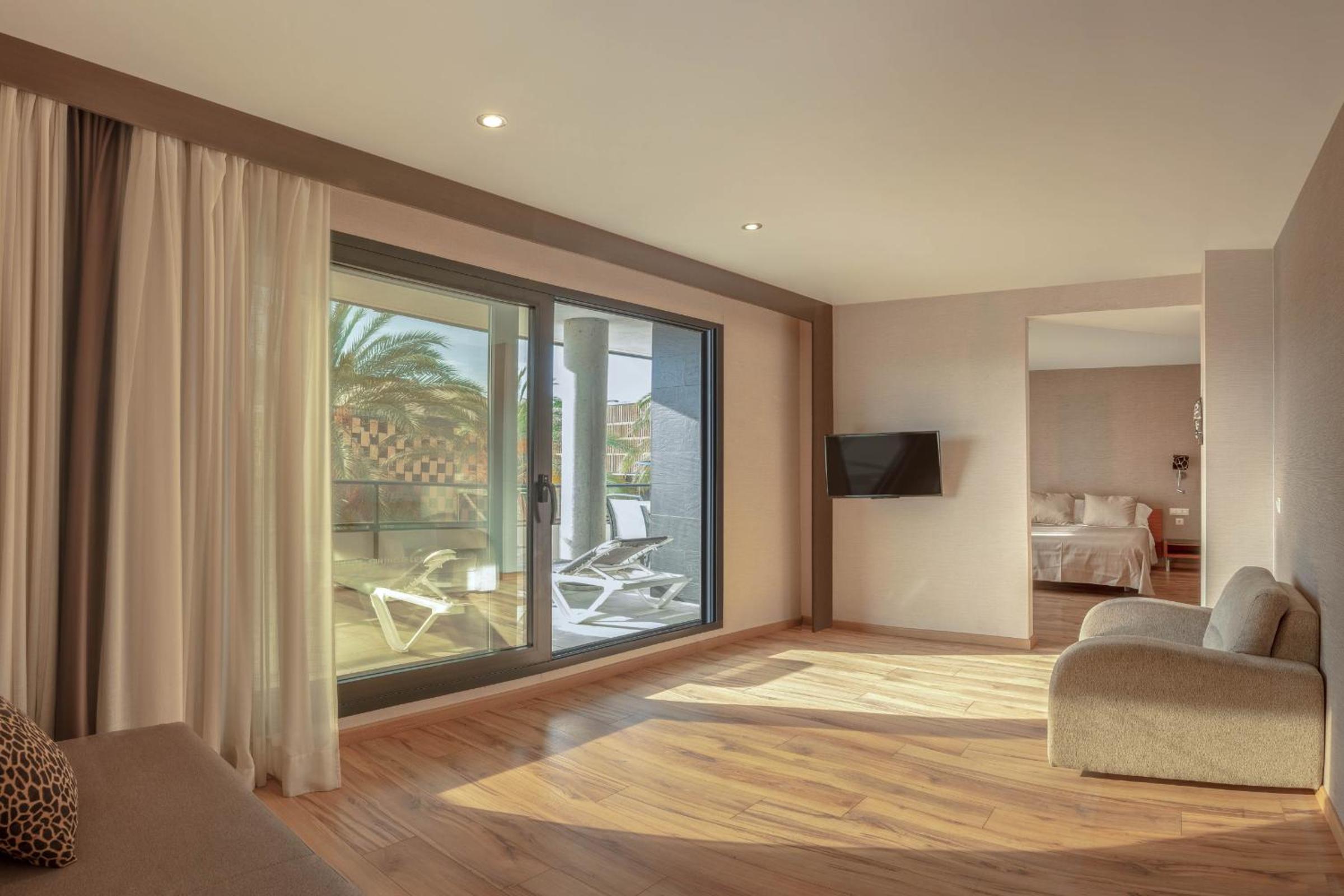 Suite Junior con Terraza (2 Adultos) Suite Junior con Terraza (2 Adultos)
