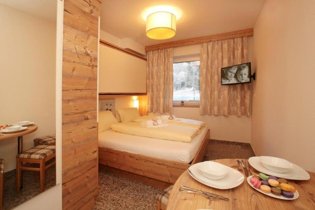 Apartment with Mountain View photo 1