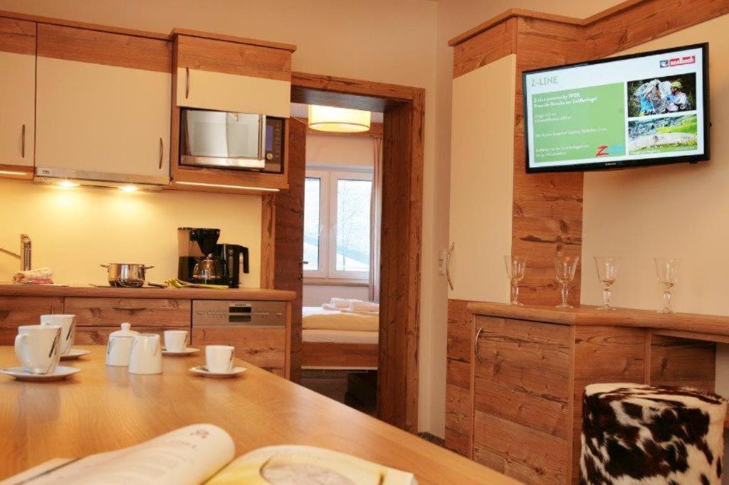 Two-Bedroom Apartment with Mountain View photo 2