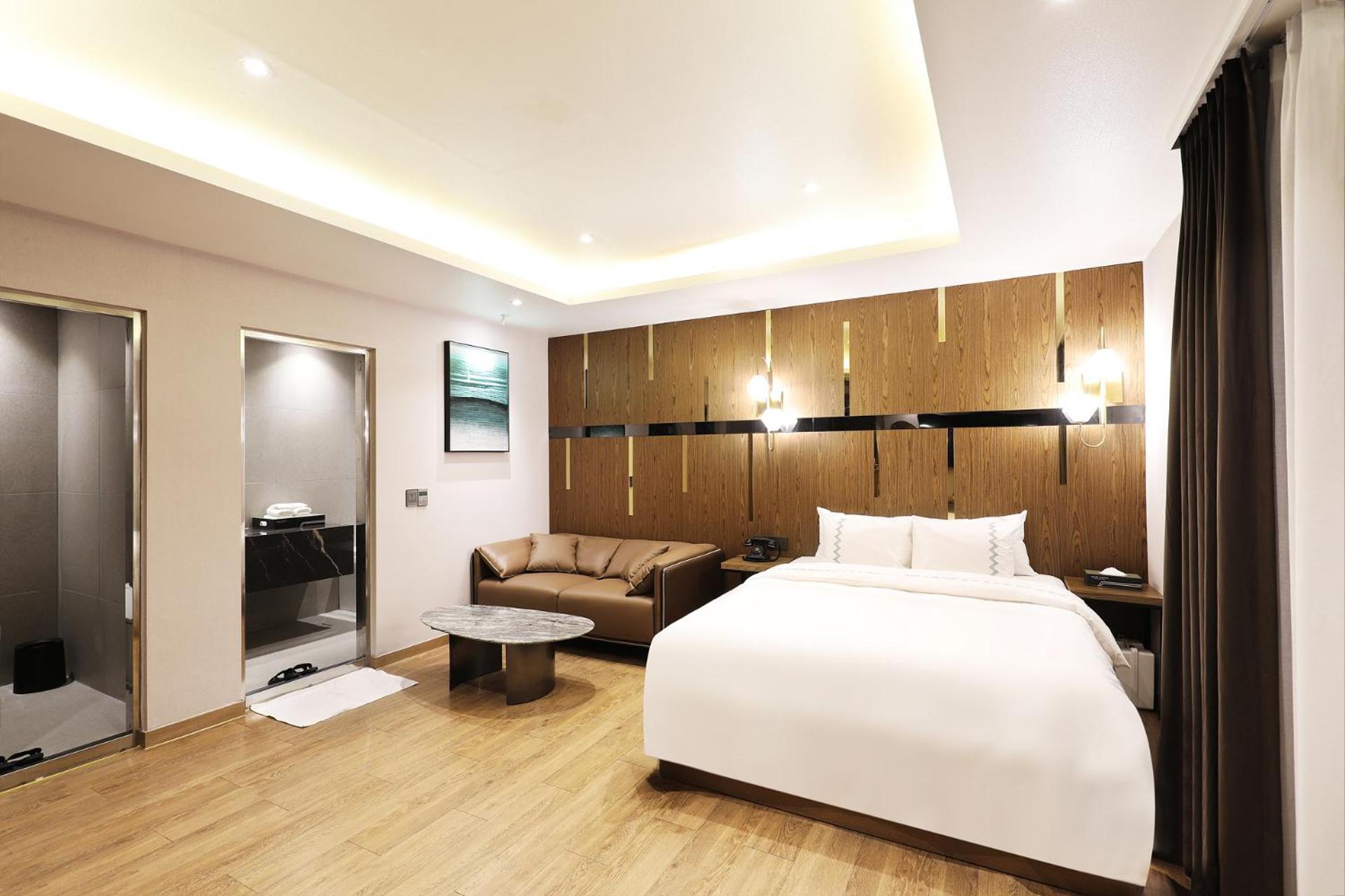 Double Room With Private Bathroom