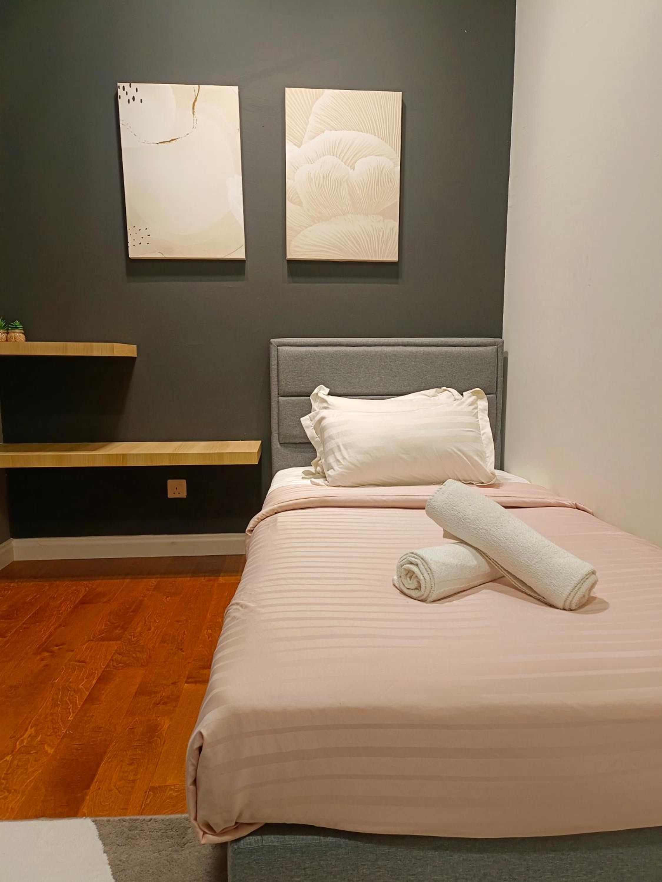 Two-Bedroom Deluxe Apartment - Photo 4