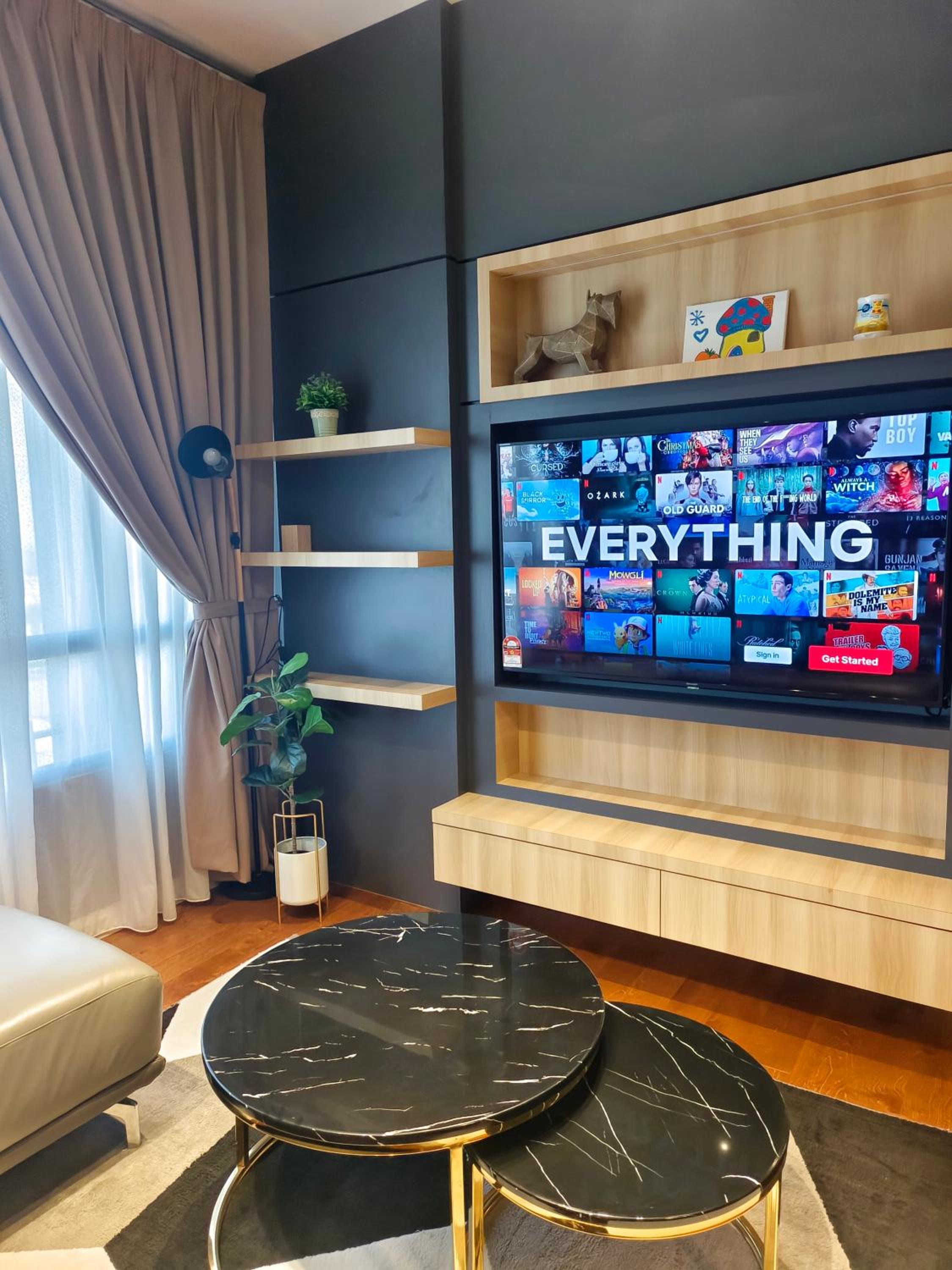 Two-Bedroom Deluxe Apartment - Photo 2