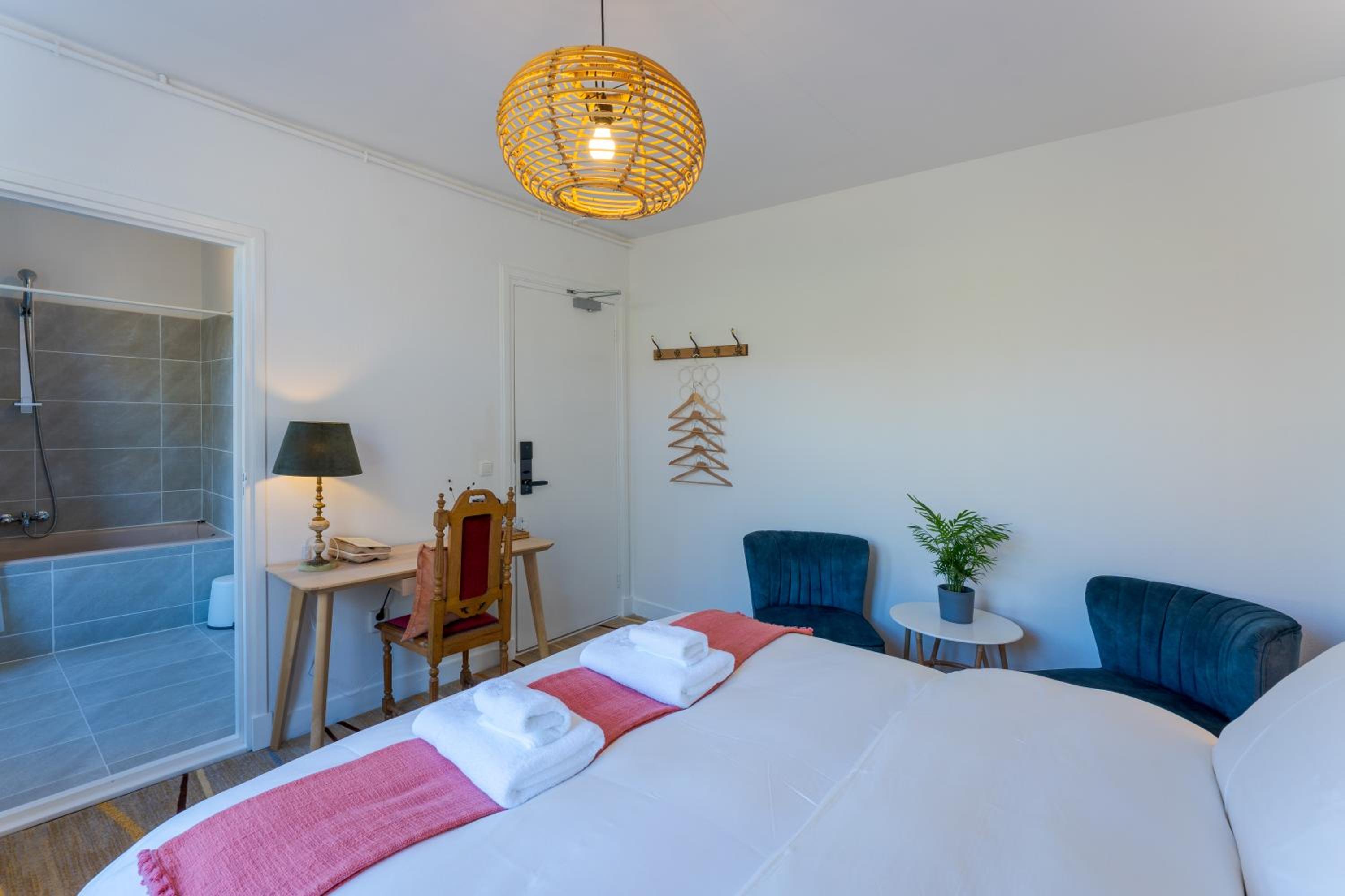Double Room - Photo 36