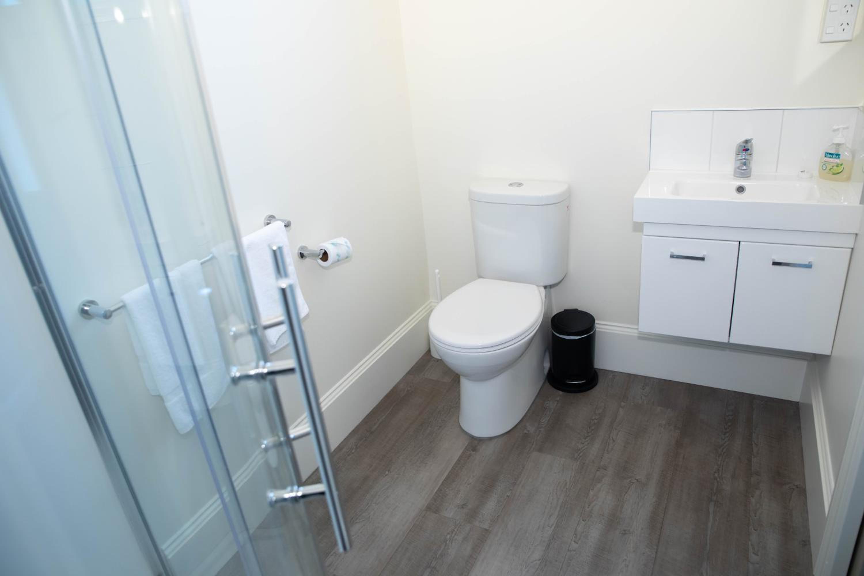Deluxe Double Room with Shower photo 2
