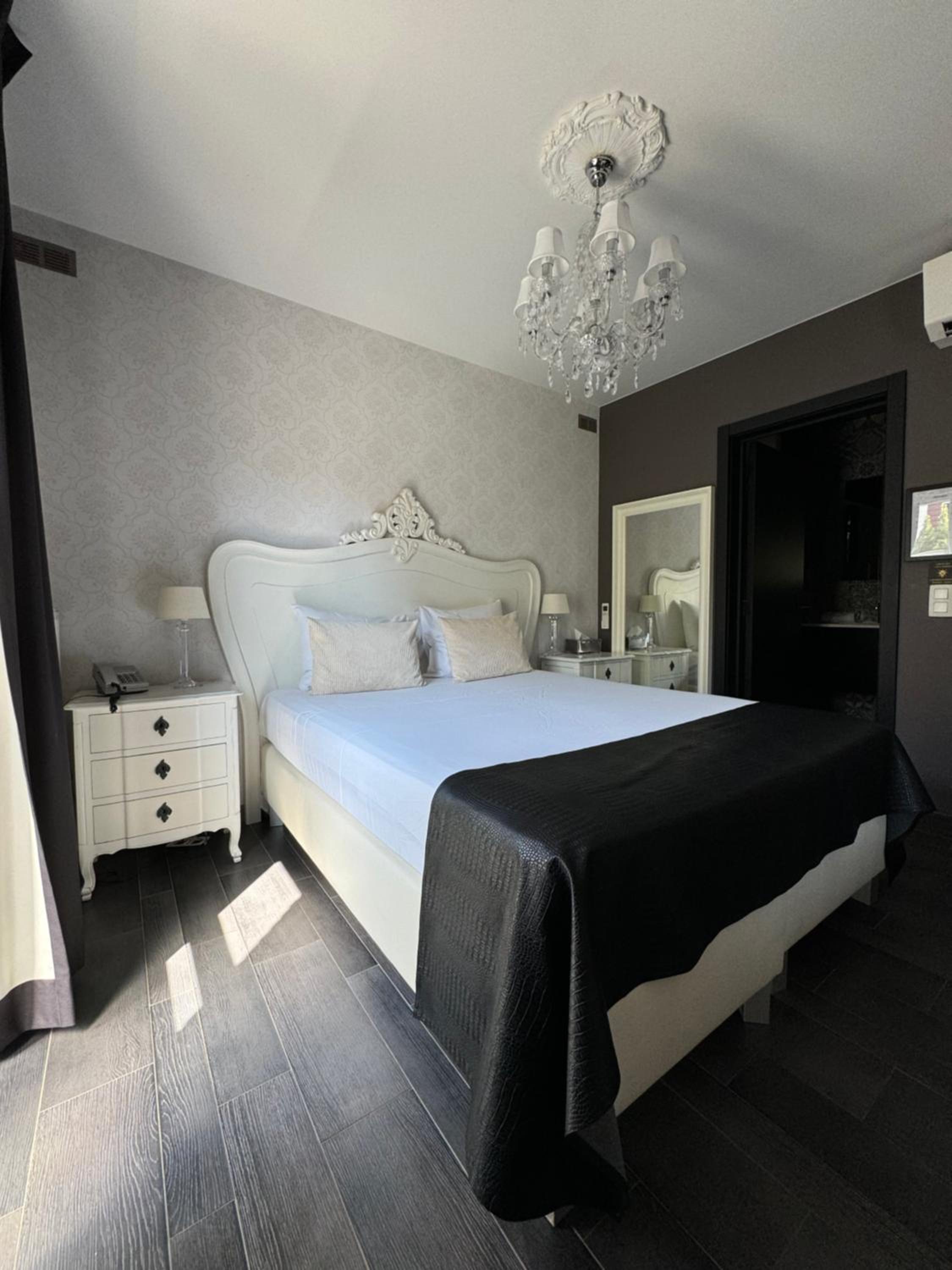 Double Room with Shower photo 1