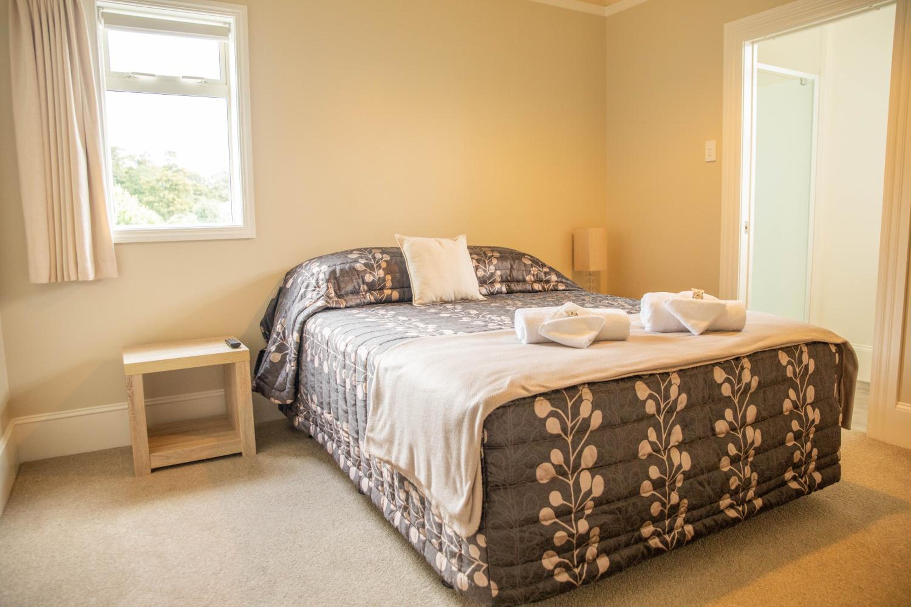 Deluxe Double Room with Shower photo 3