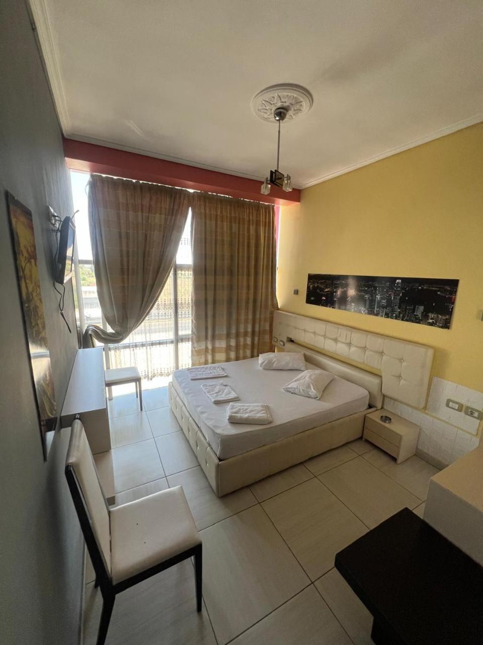 Deluxe Queen Room