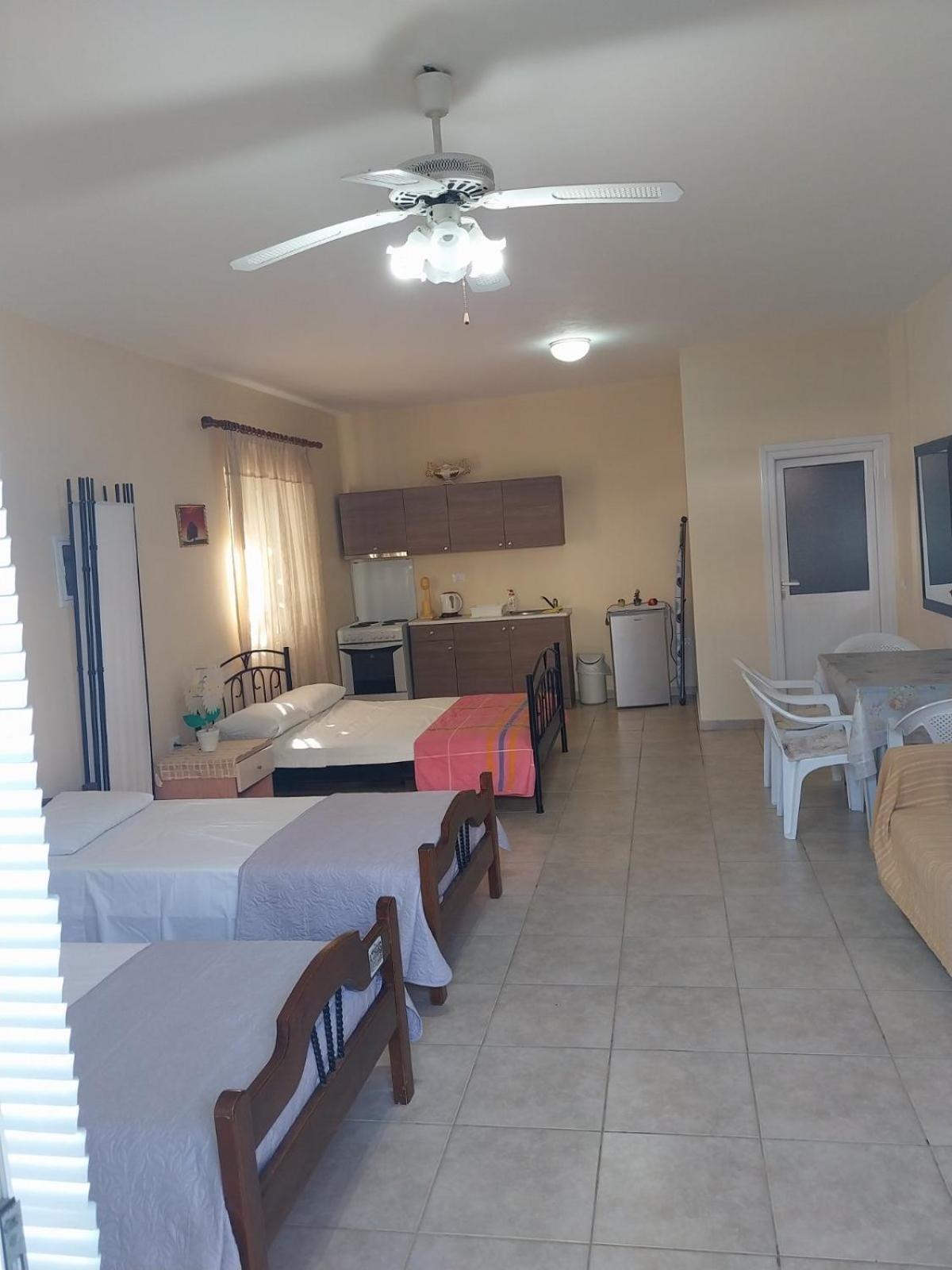 One-Bedroom Apartment photo 1