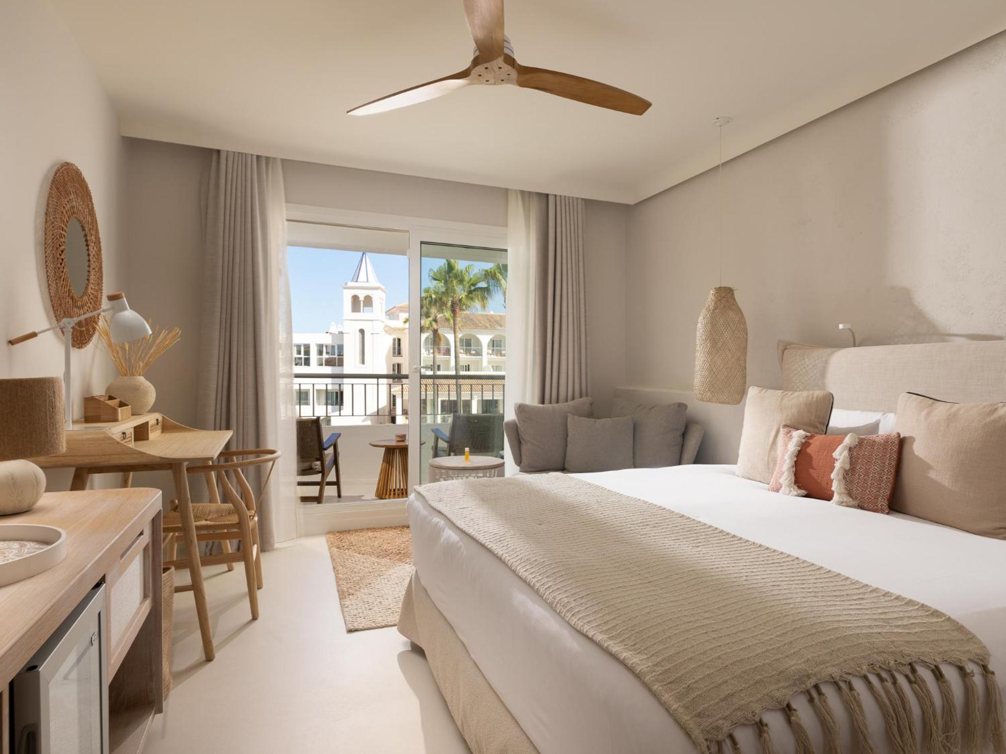 Chambre Double ou Lits Jumeaux - Vue Latérale sur Mer