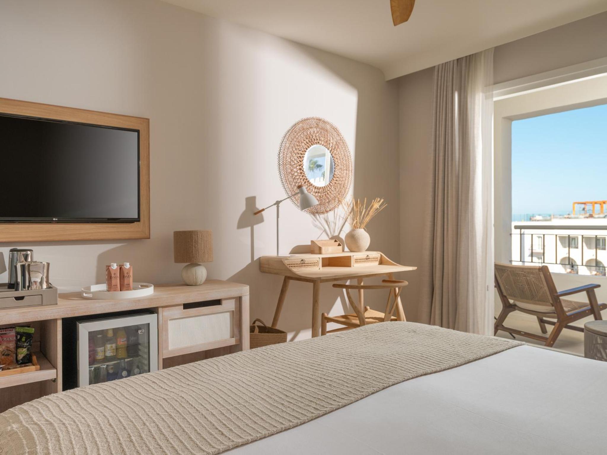 Double or Twin Room with Side Sea View photo 3