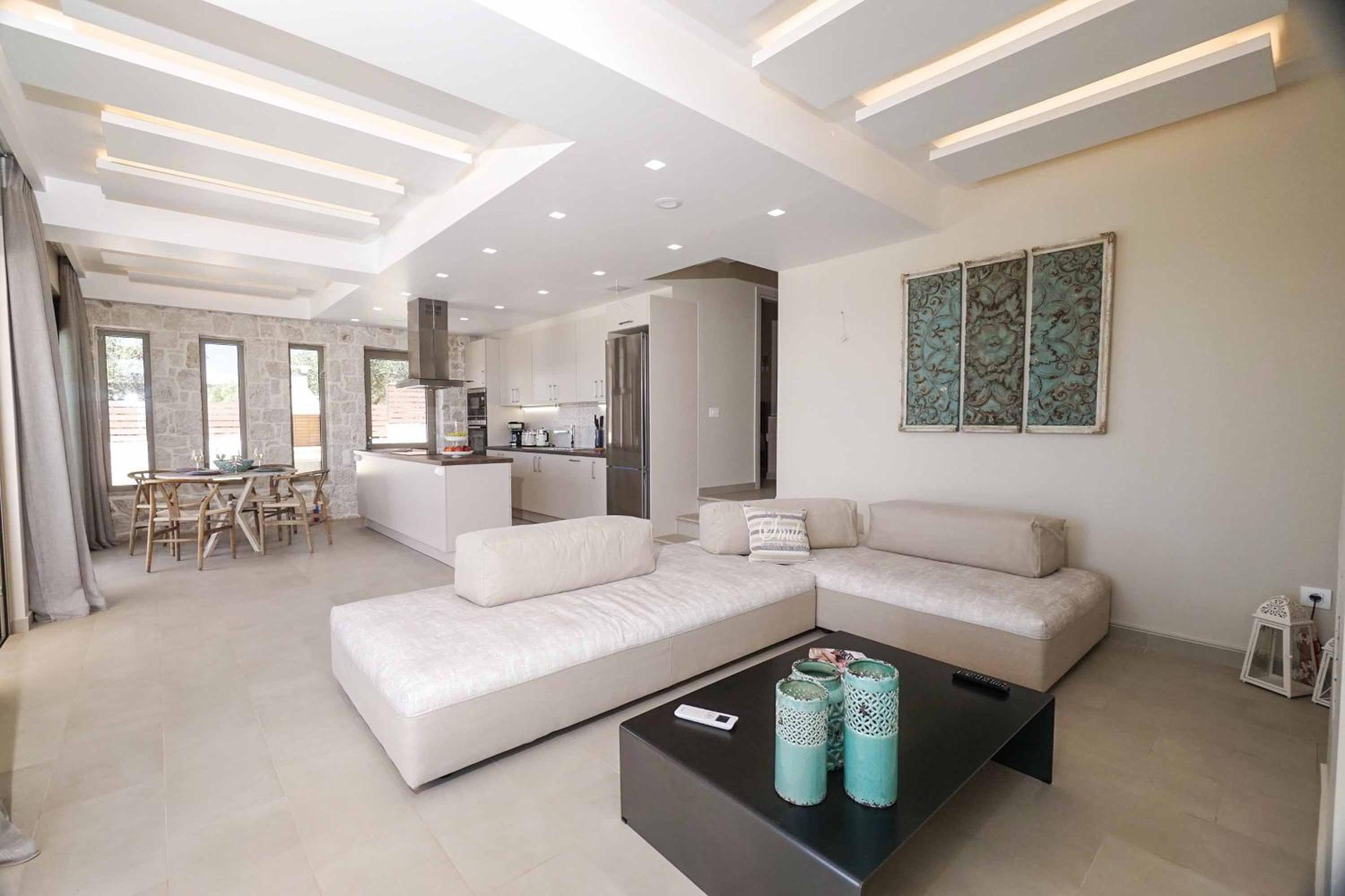 Villa photo 1