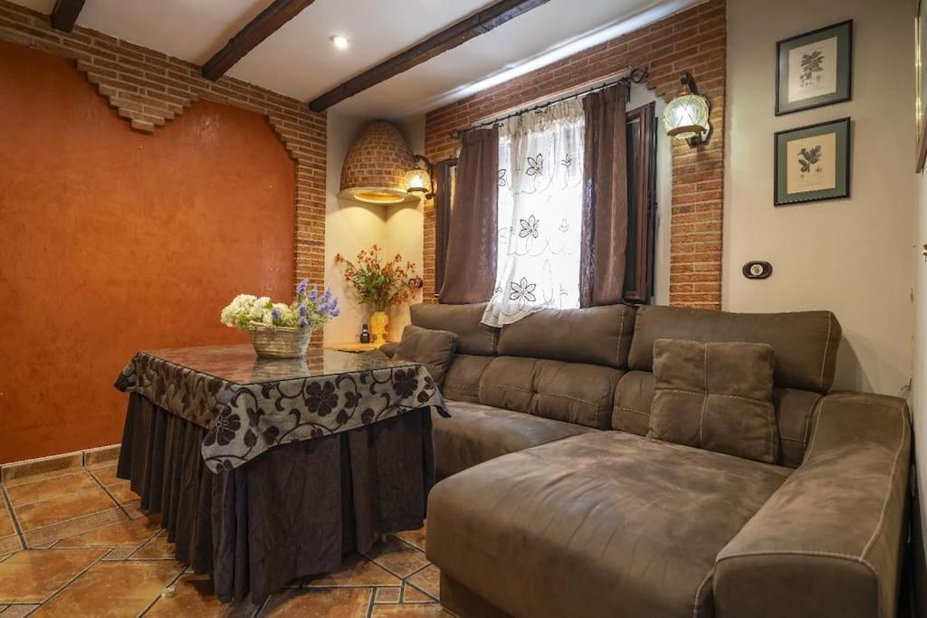 Three-Bedroom House photo 3