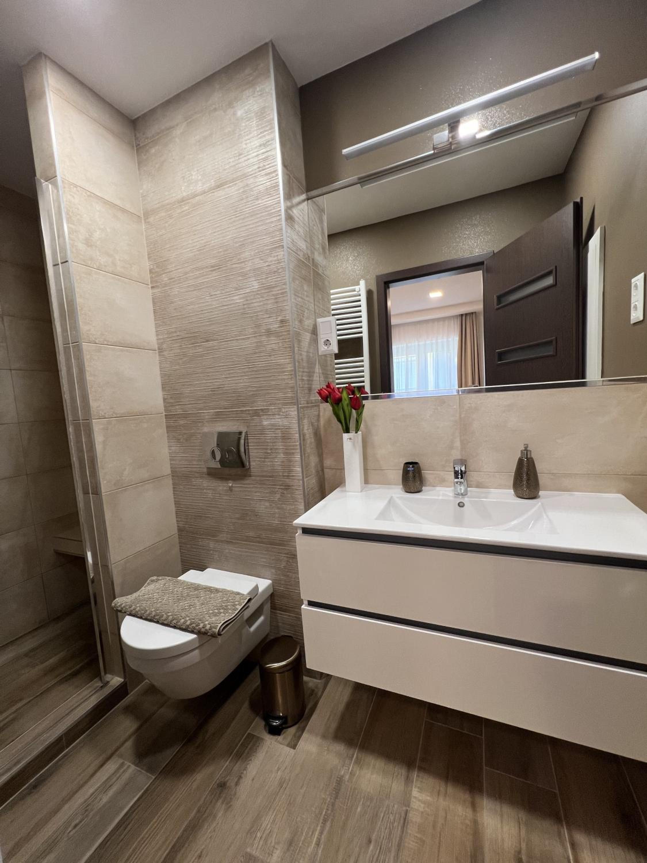 One-Bedroom Apartment with Garden View - Photo 25