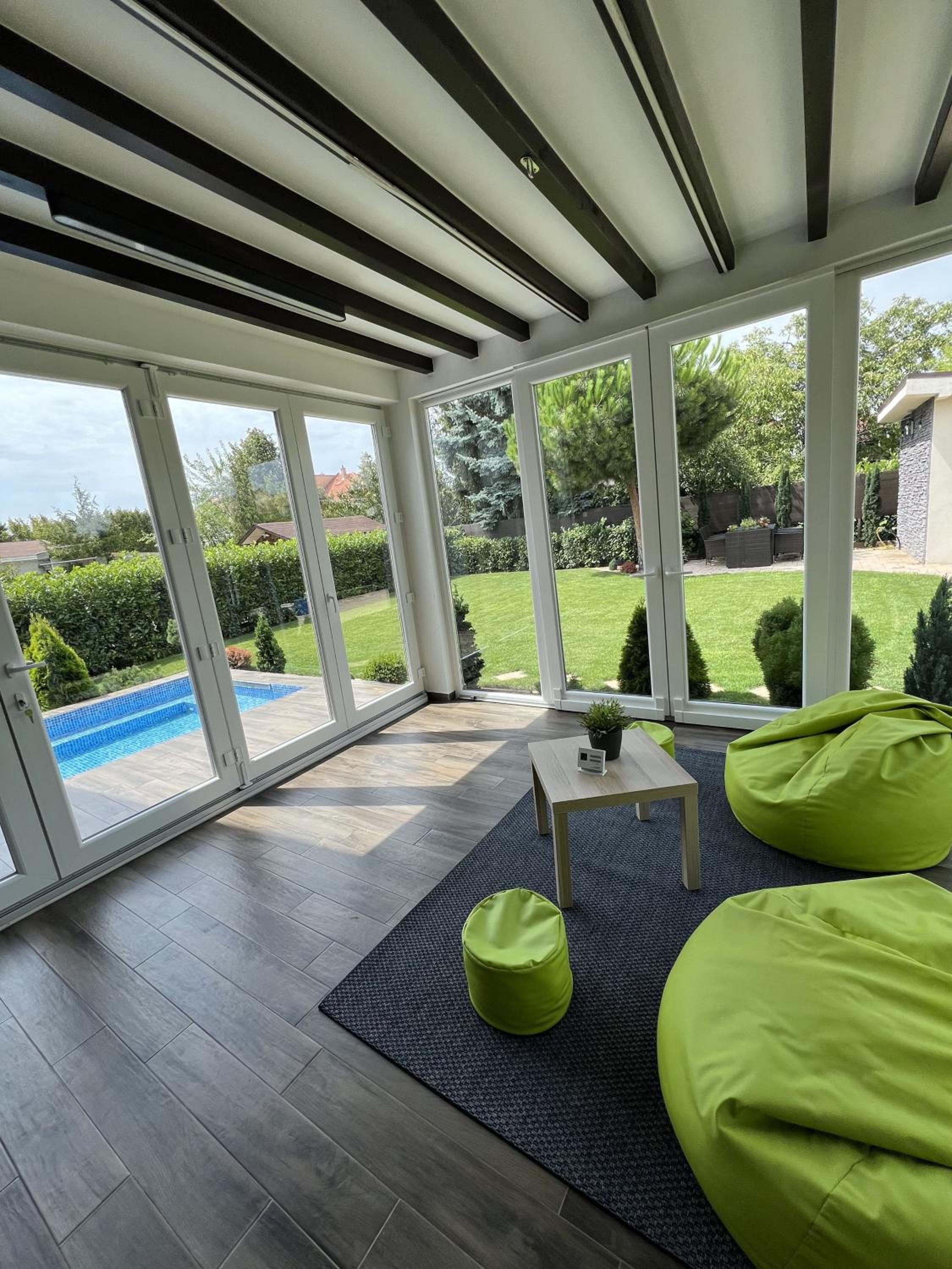 One-Bedroom Apartment with Garden View - Photo 8