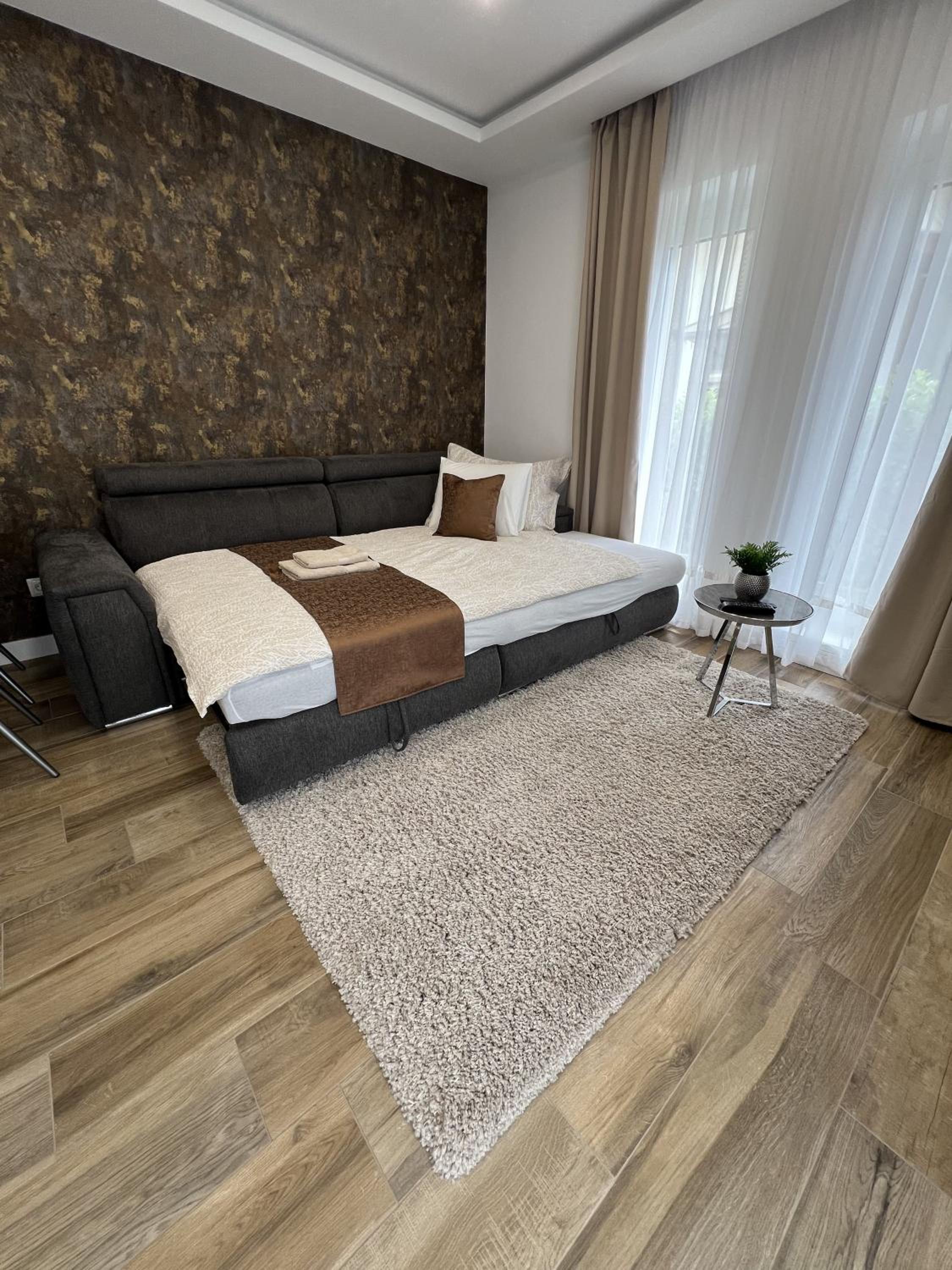 One-Bedroom Apartment with Garden View - Photo 12