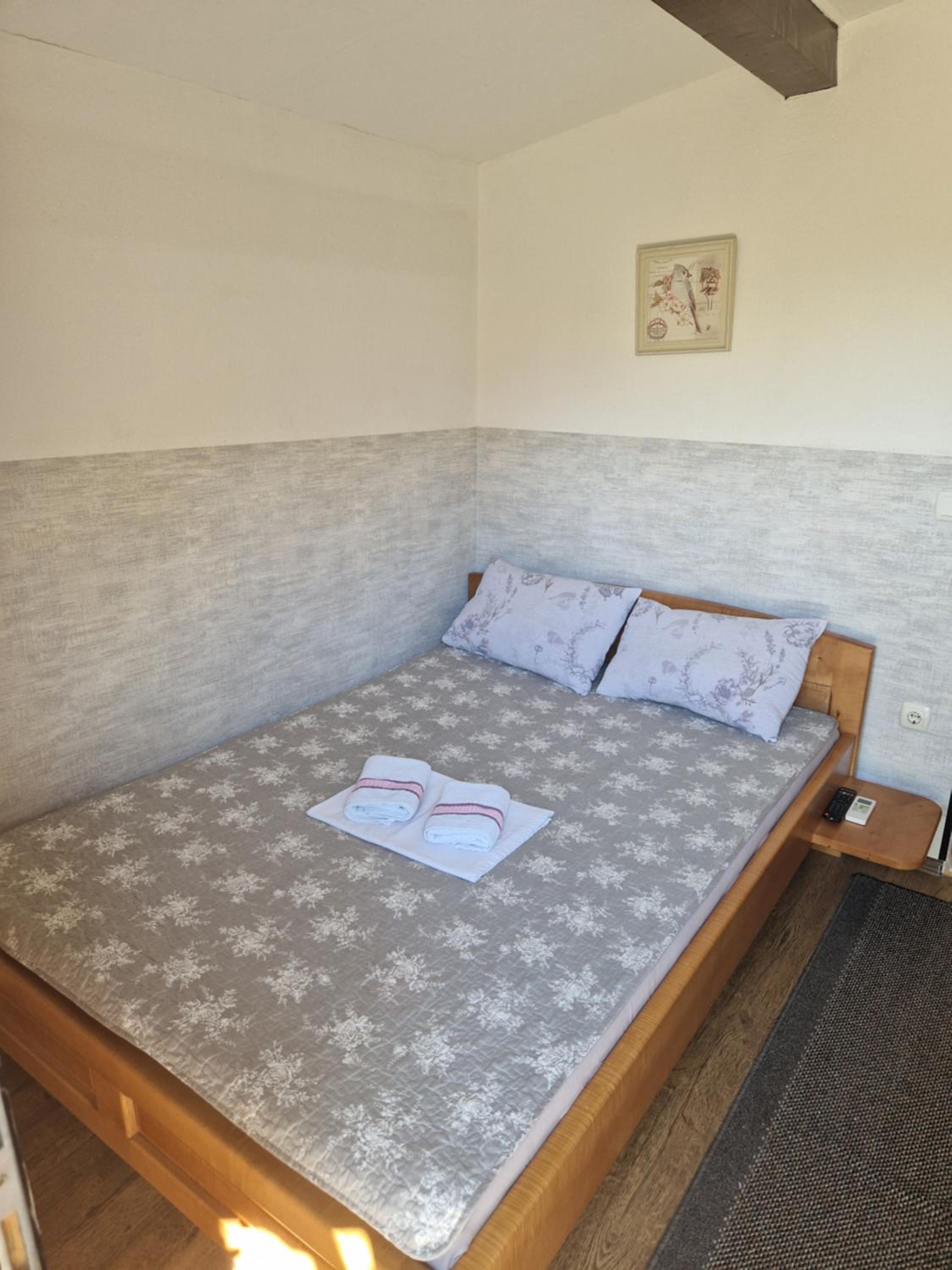 Deluxe Double Room with Shower photo 2