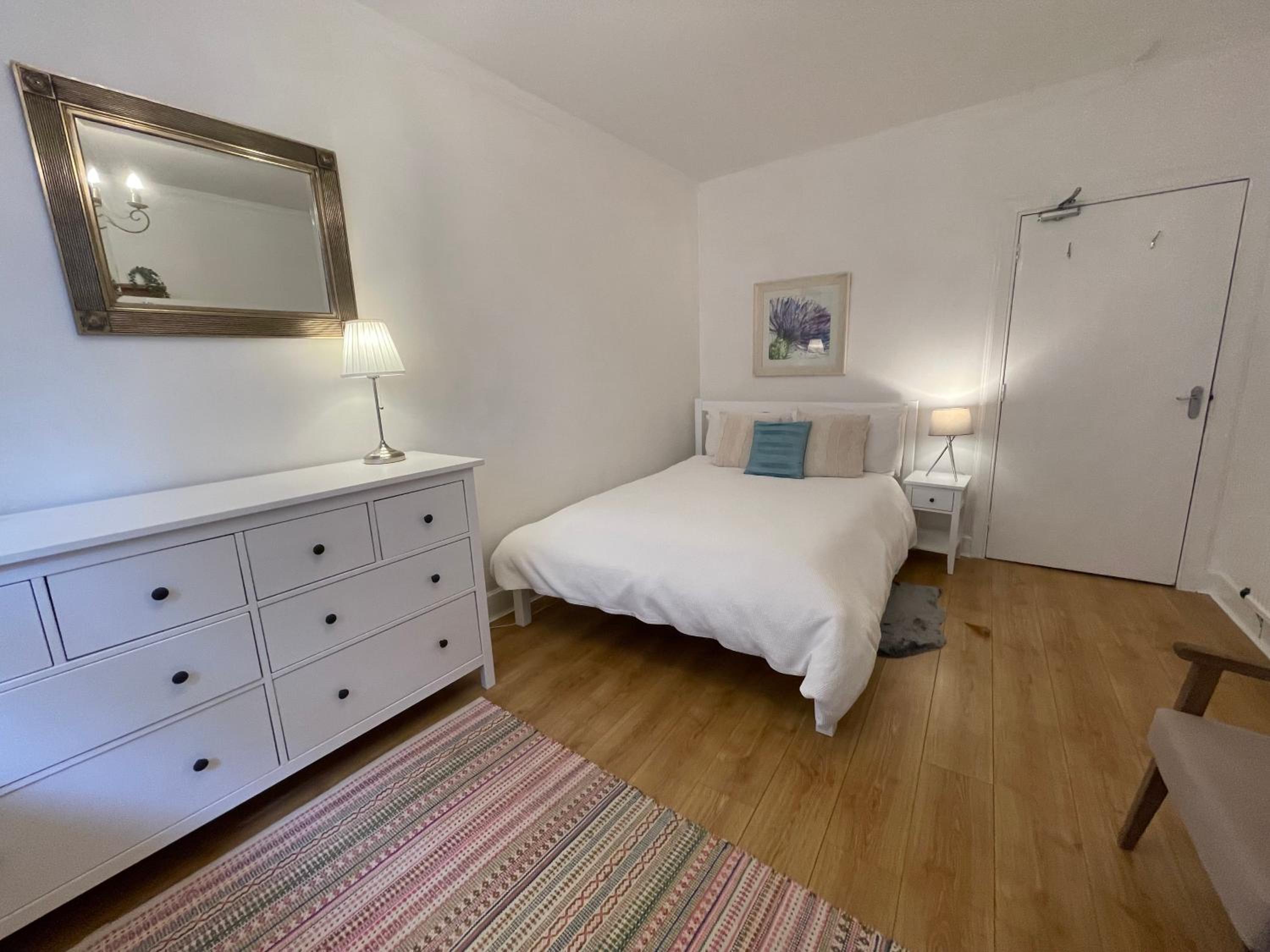 Three-Bedroom Apartment photo 2