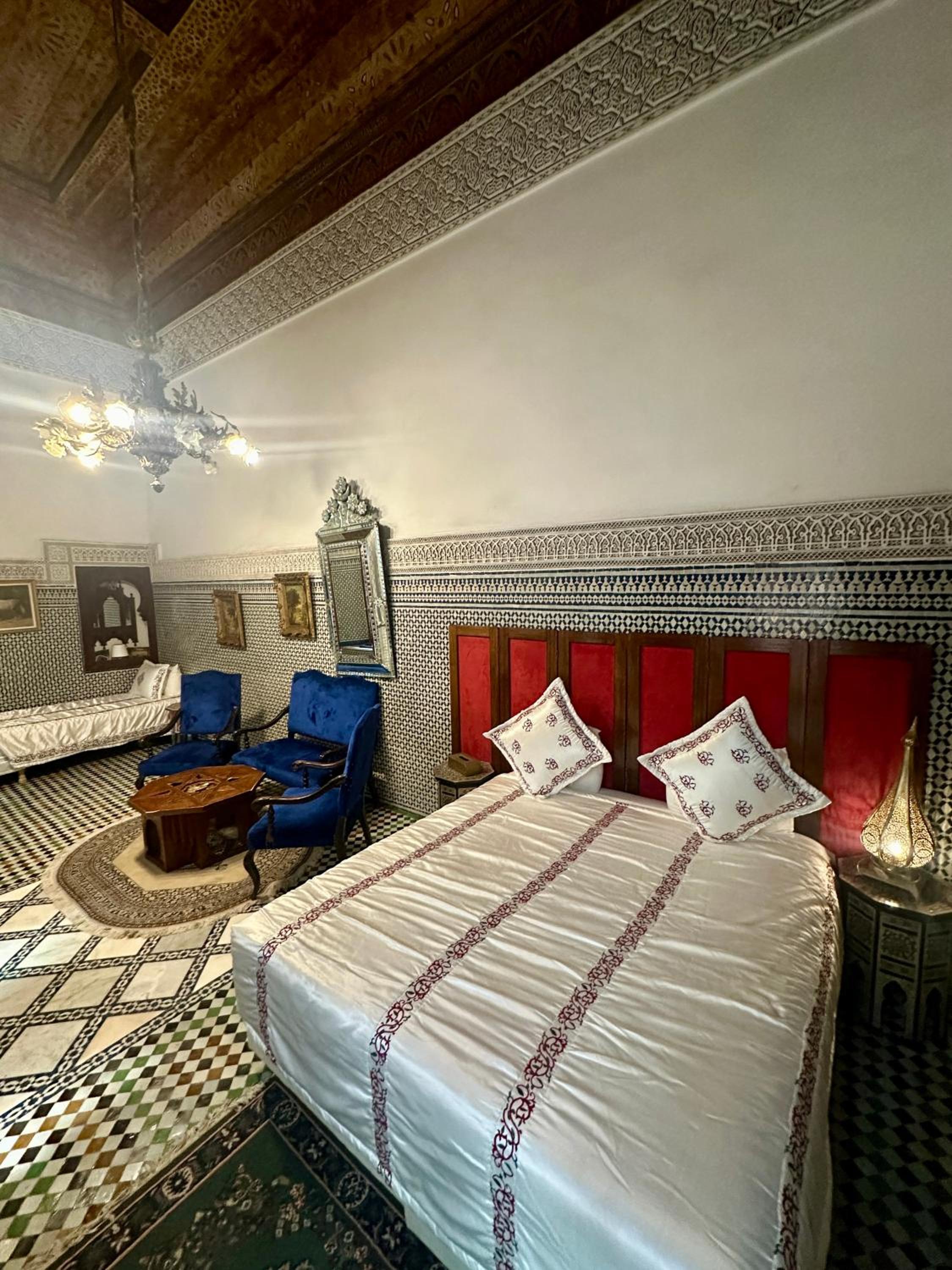 Twin Room - Photo 10