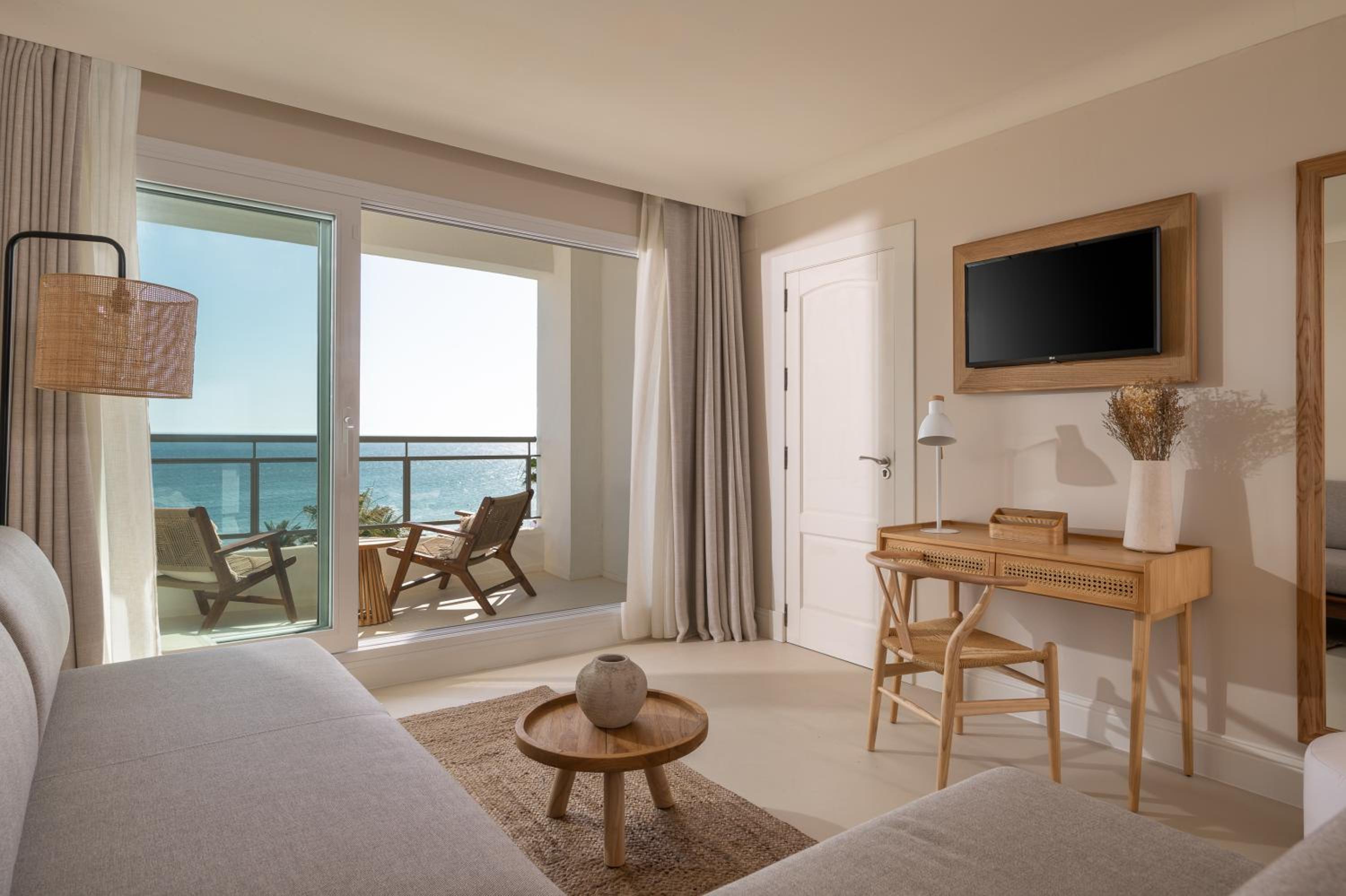 Junior Suite with Sea View "The One" photo 3