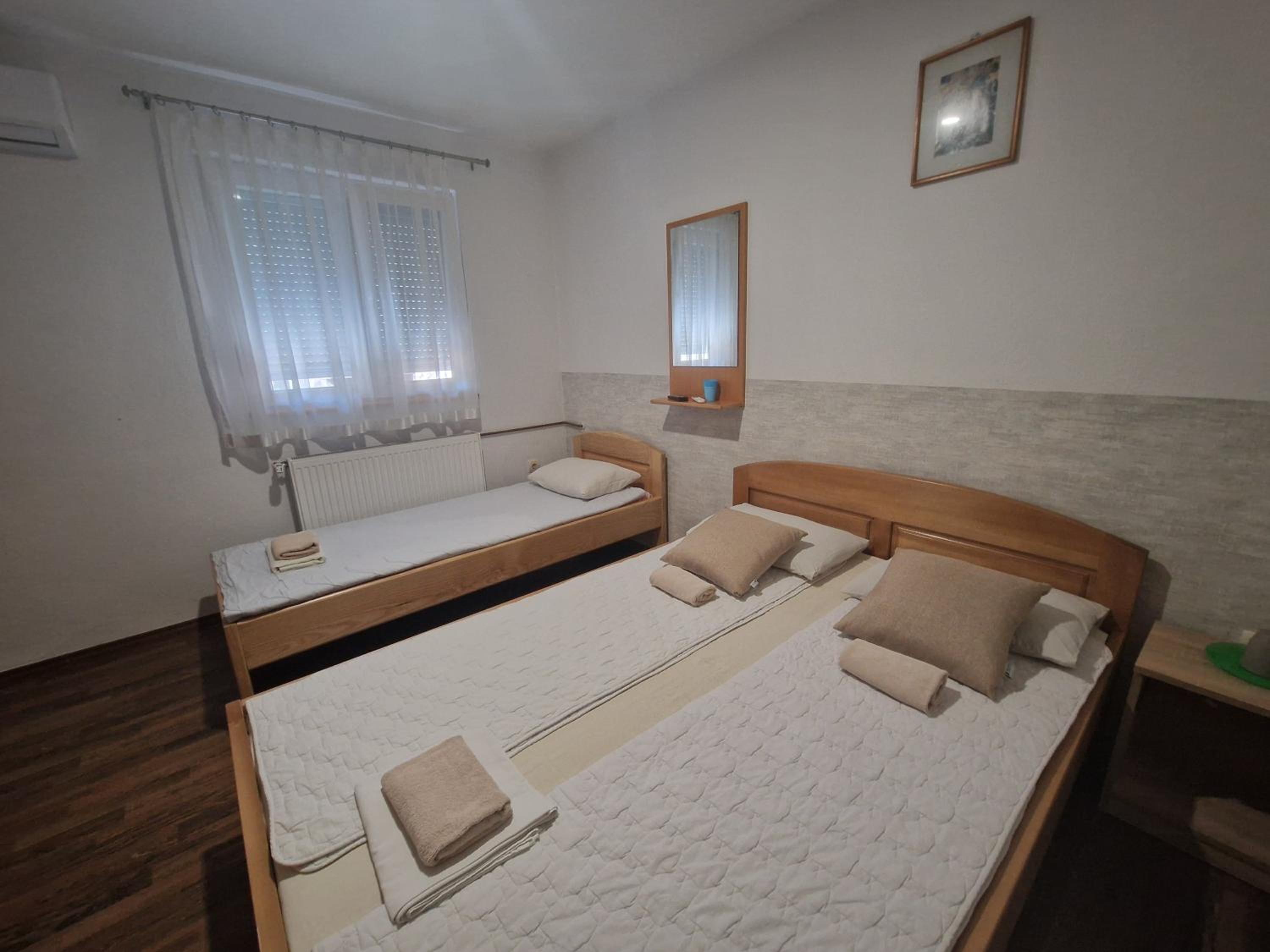 King Suite with Balcony photo 2