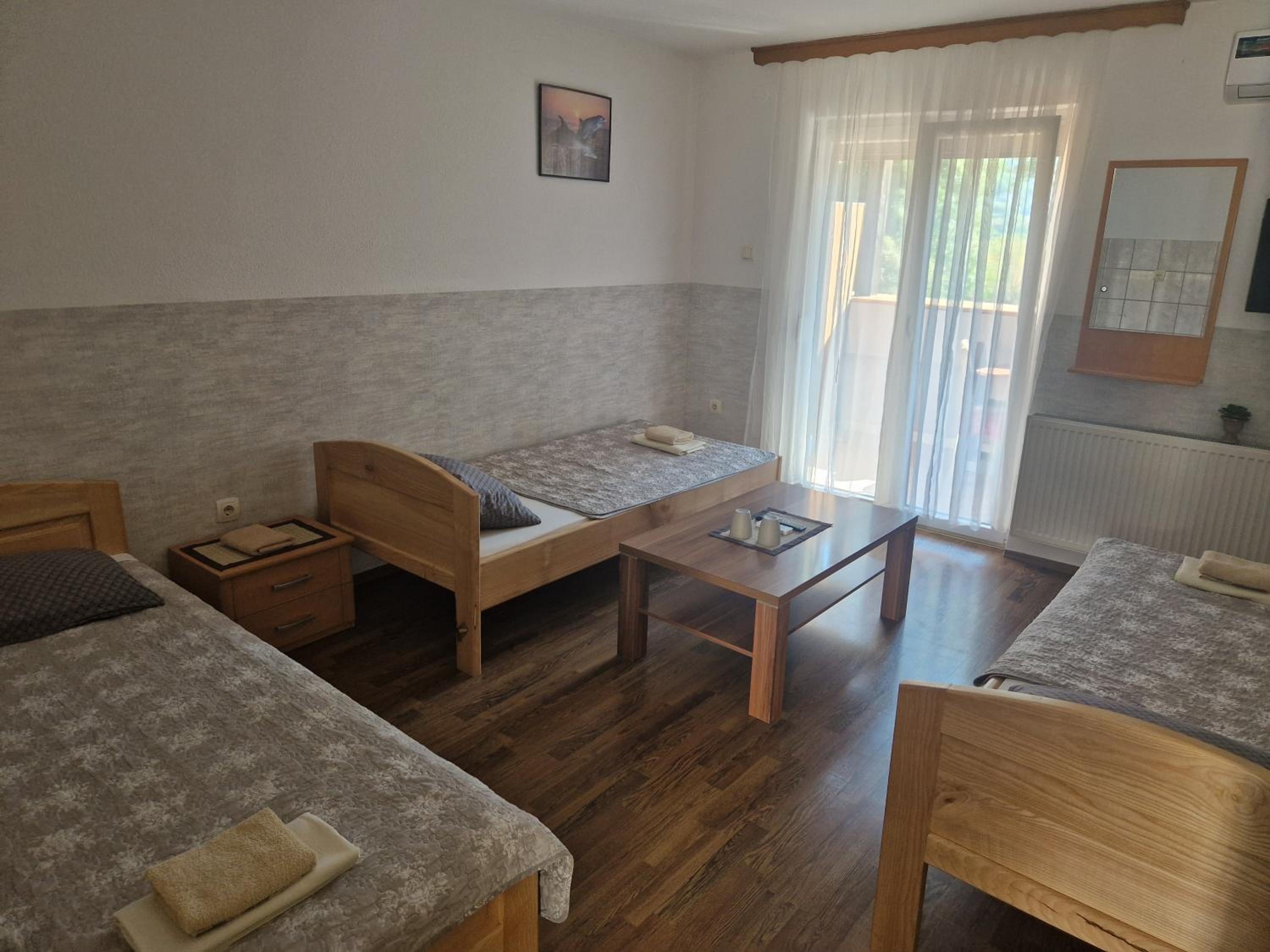 King Suite with Balcony photo 2