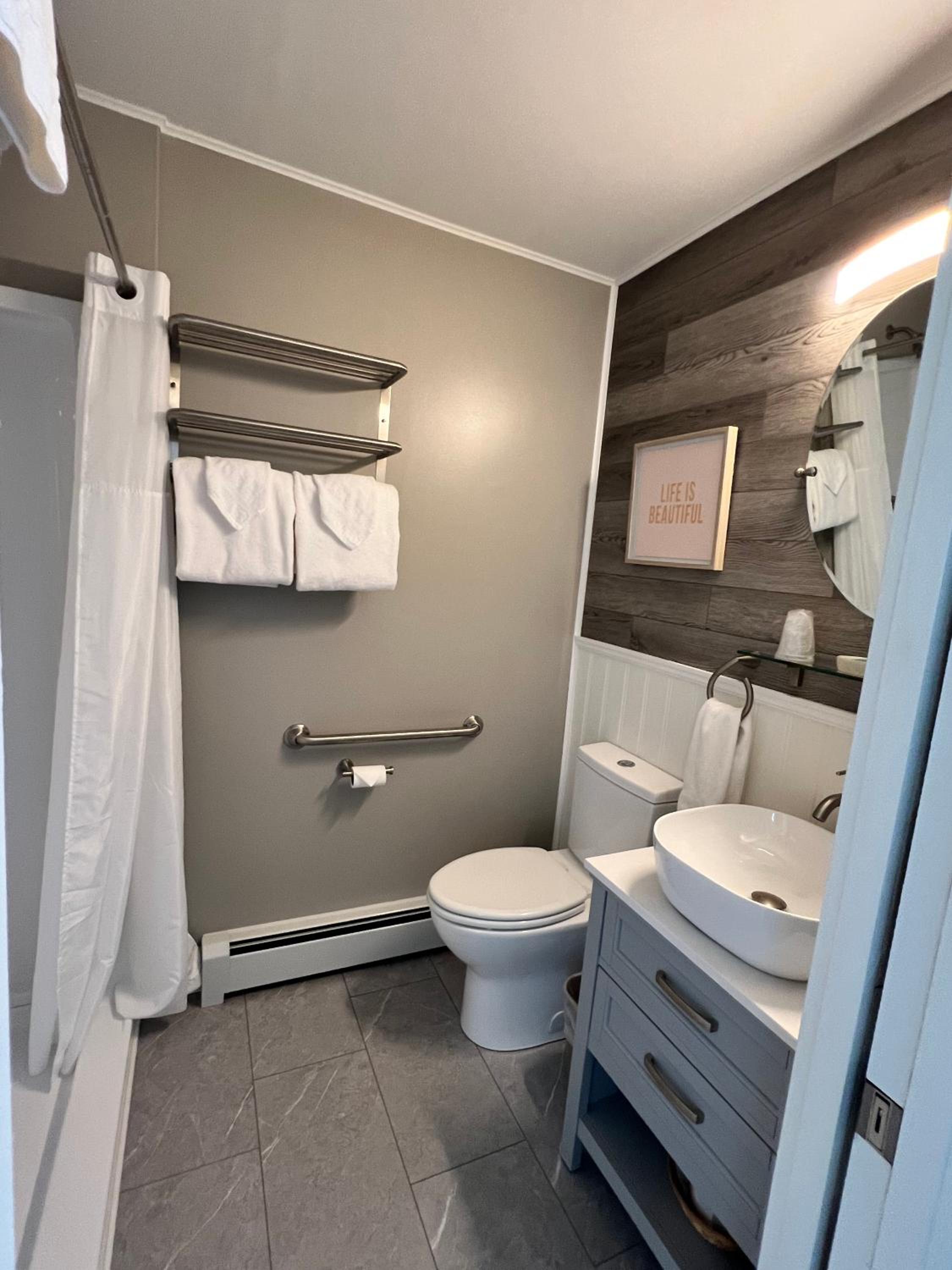 Deluxe King Room photo 3