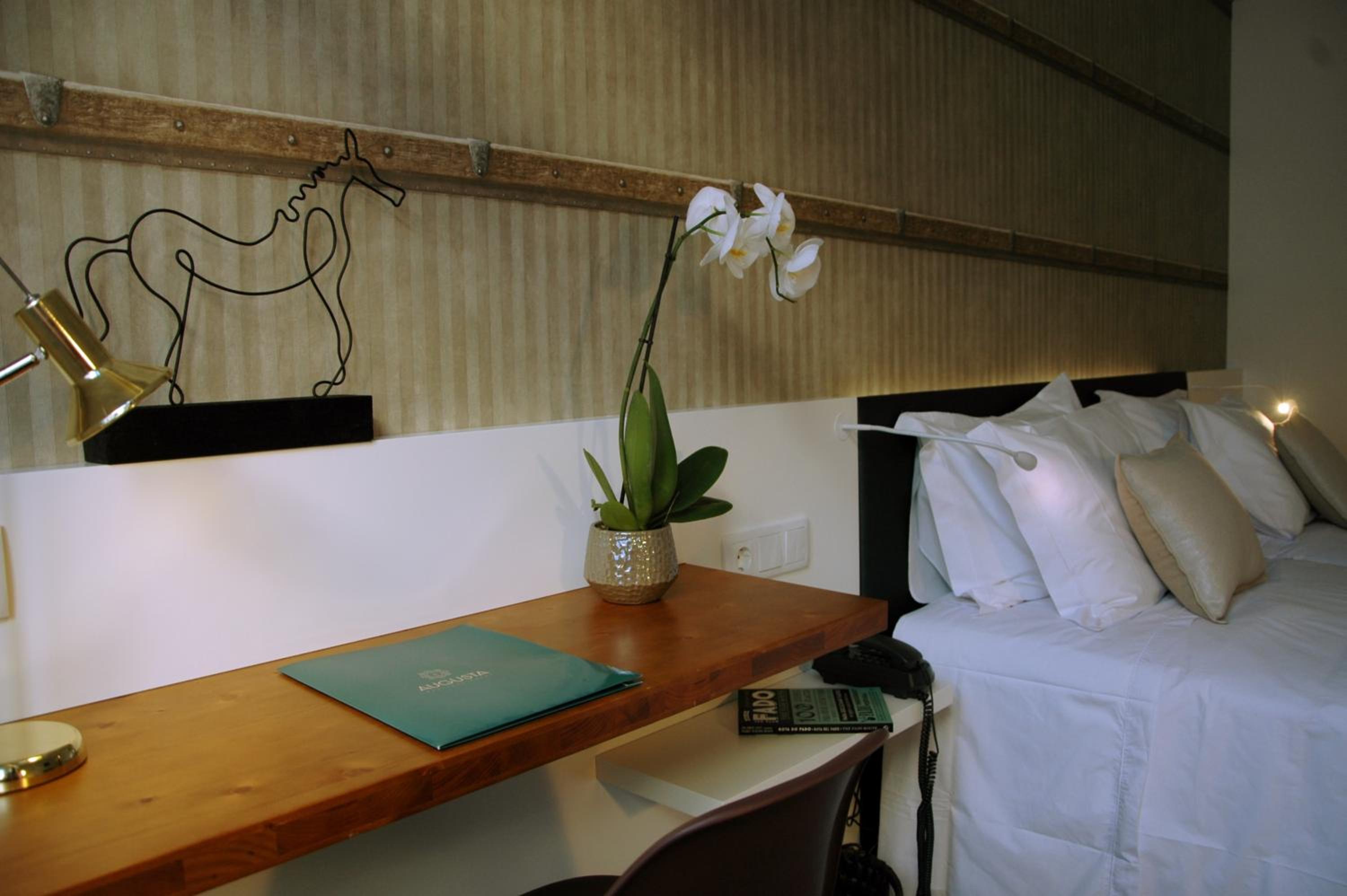 Double or Twin Room with City View photo 3