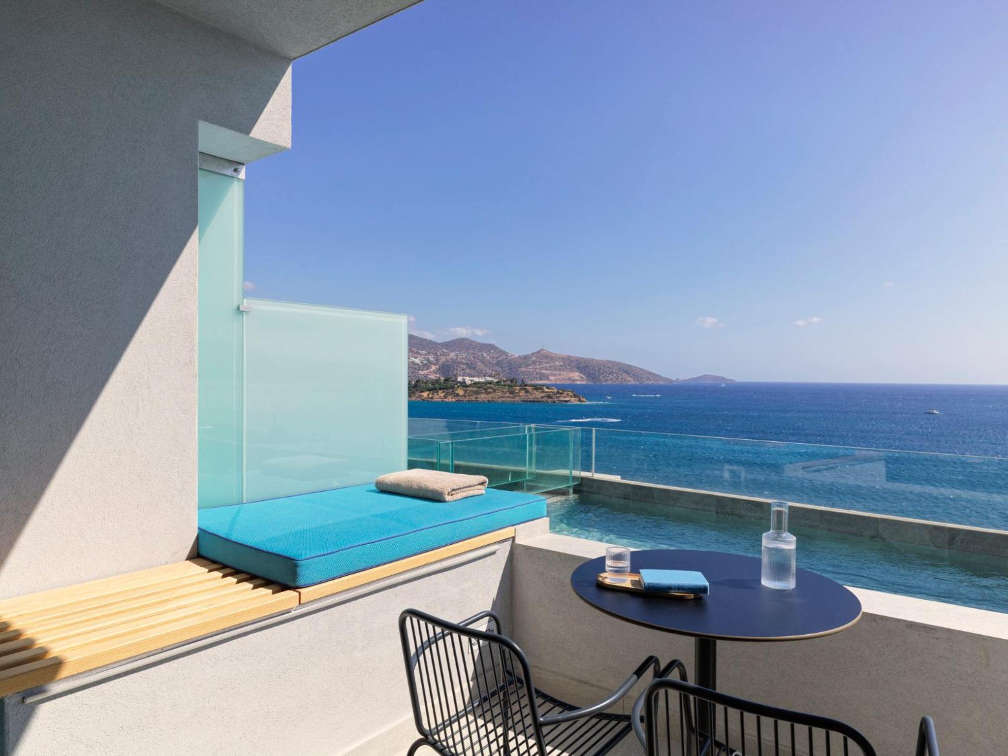One-Bedroom Suite with Individual Plunge Pool - Sea View