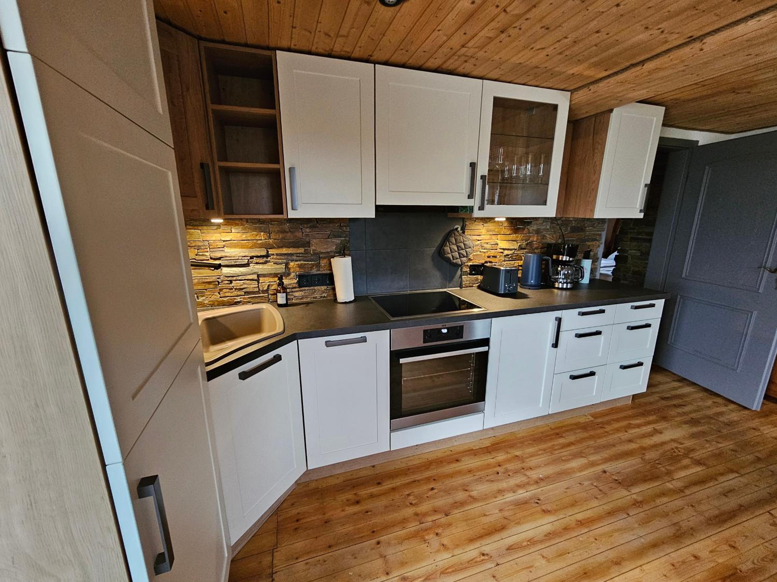 Three-Bedroom Apartment photo 2