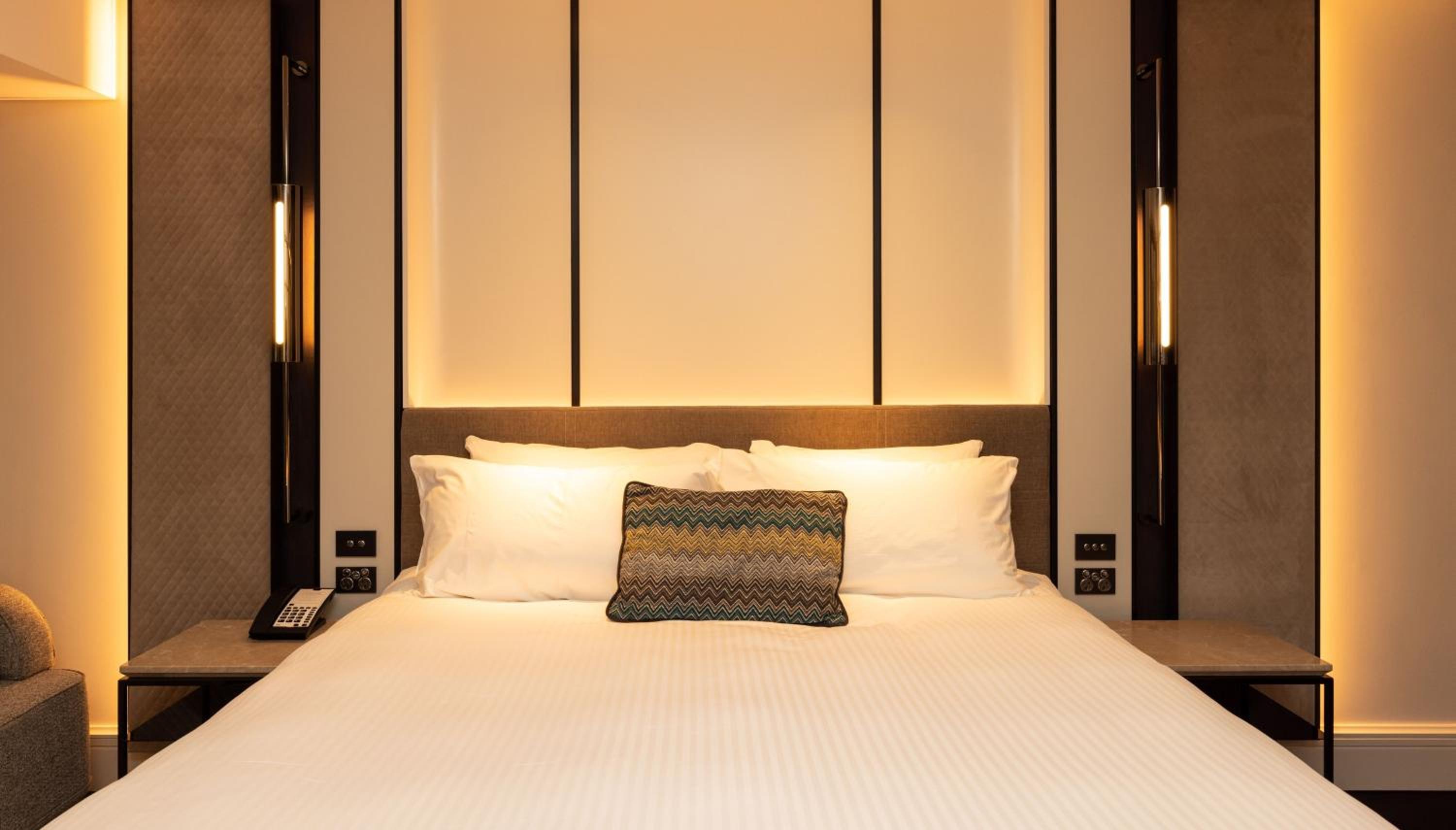 Classic King Room - Photo 18