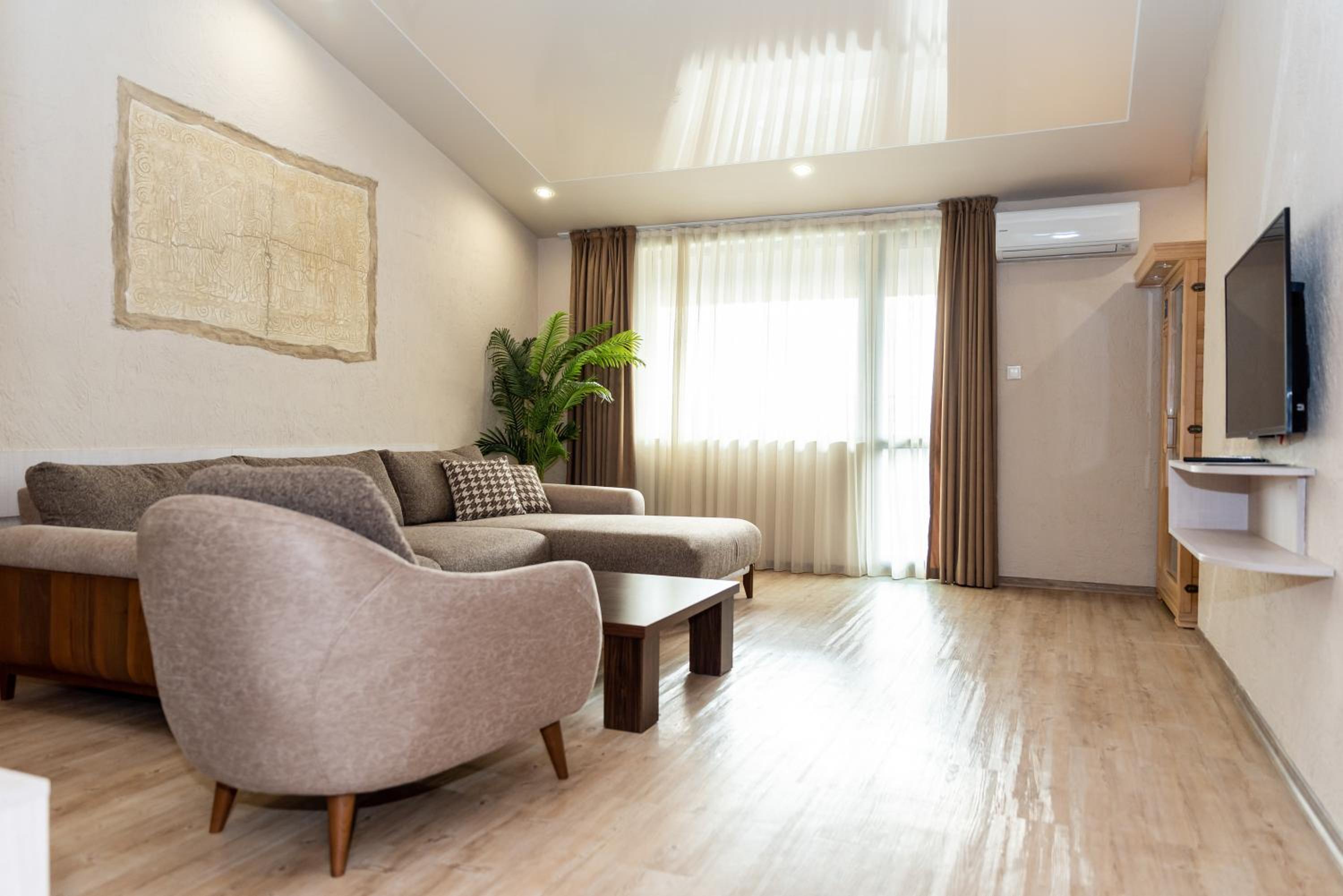 Suite with Balcony photo 2