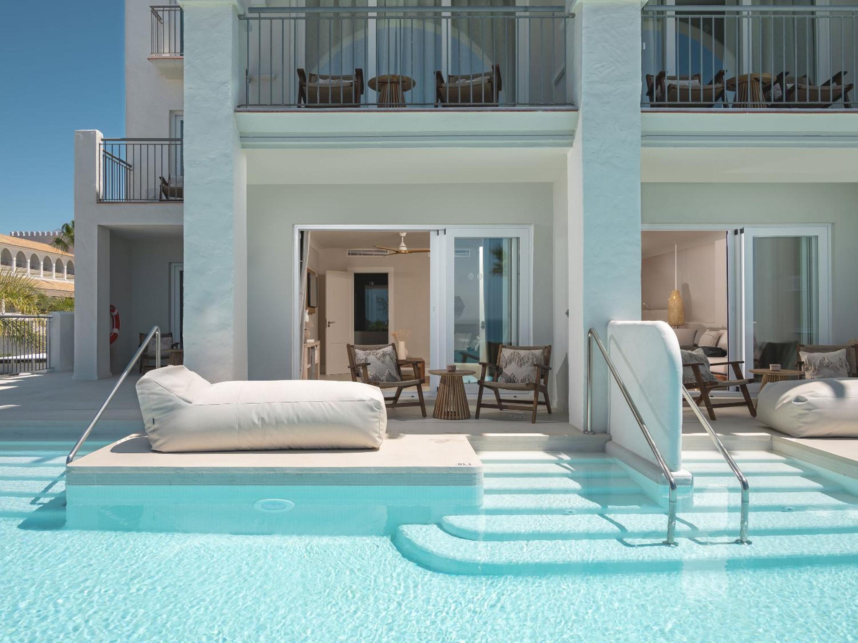 Double or Twin Room Swim-Out